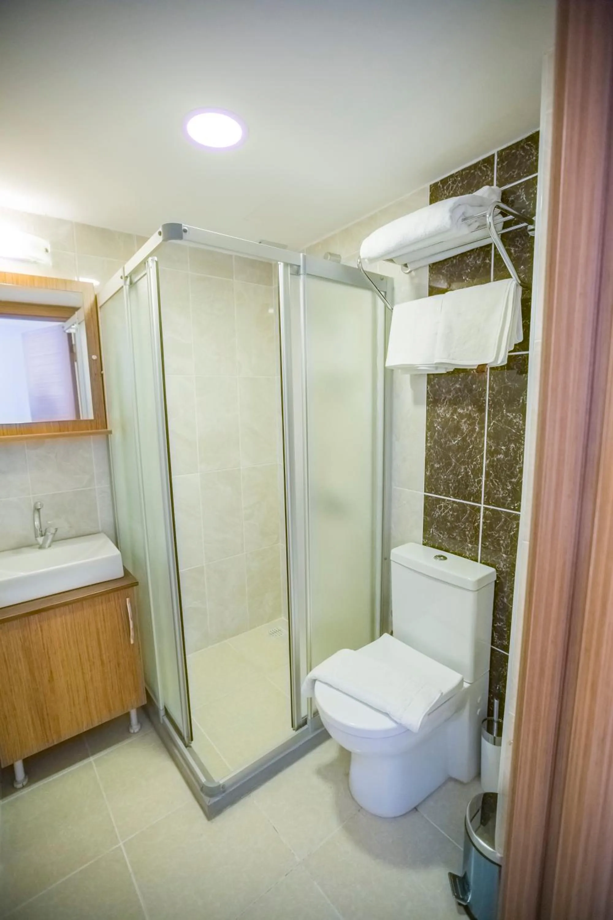 Shower in Grand İstanbul Airport Hotel
