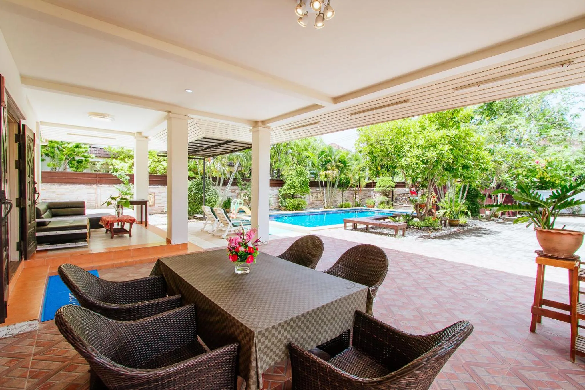 Captivating 3-Bed Villa in Muang Pattaya