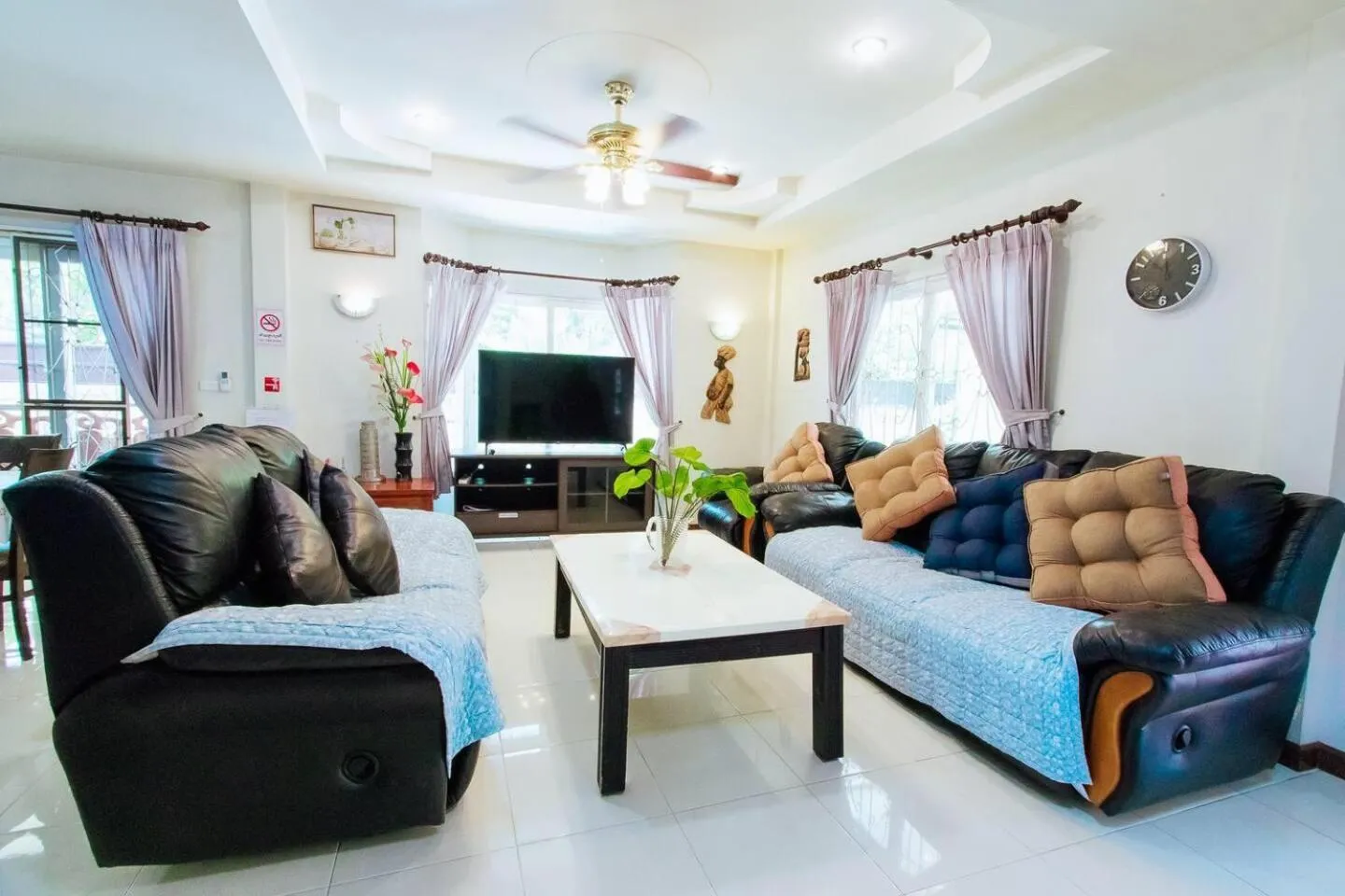 Living room in Captivating 3-Bed Villa in Muang Pattaya