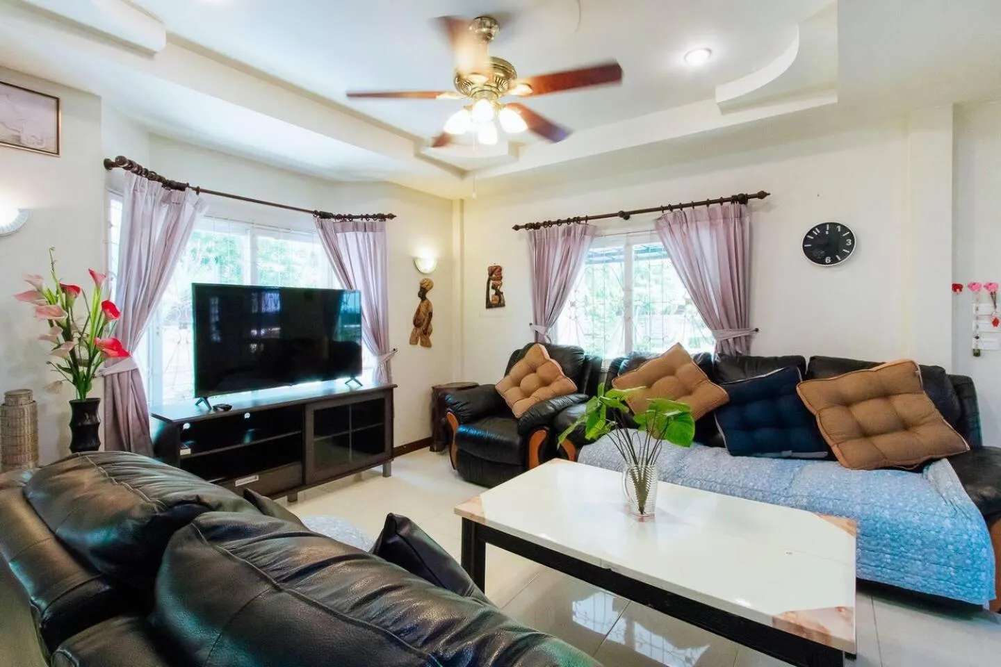 Living room in Captivating 3-Bed Villa in Muang Pattaya