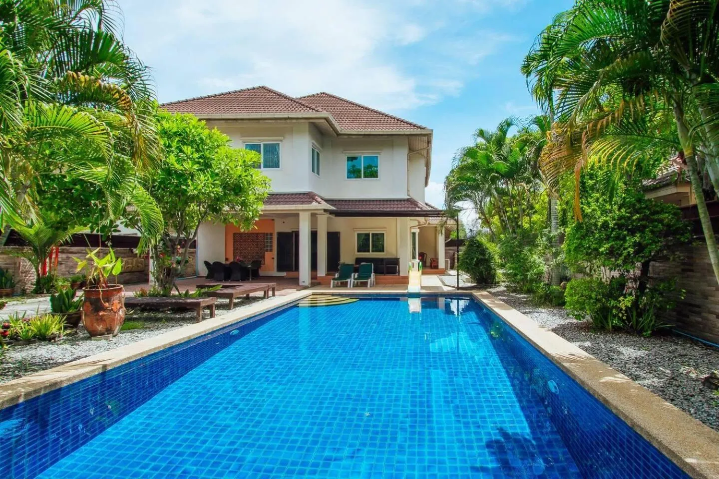 Captivating 3-Bed Villa in Muang Pattaya