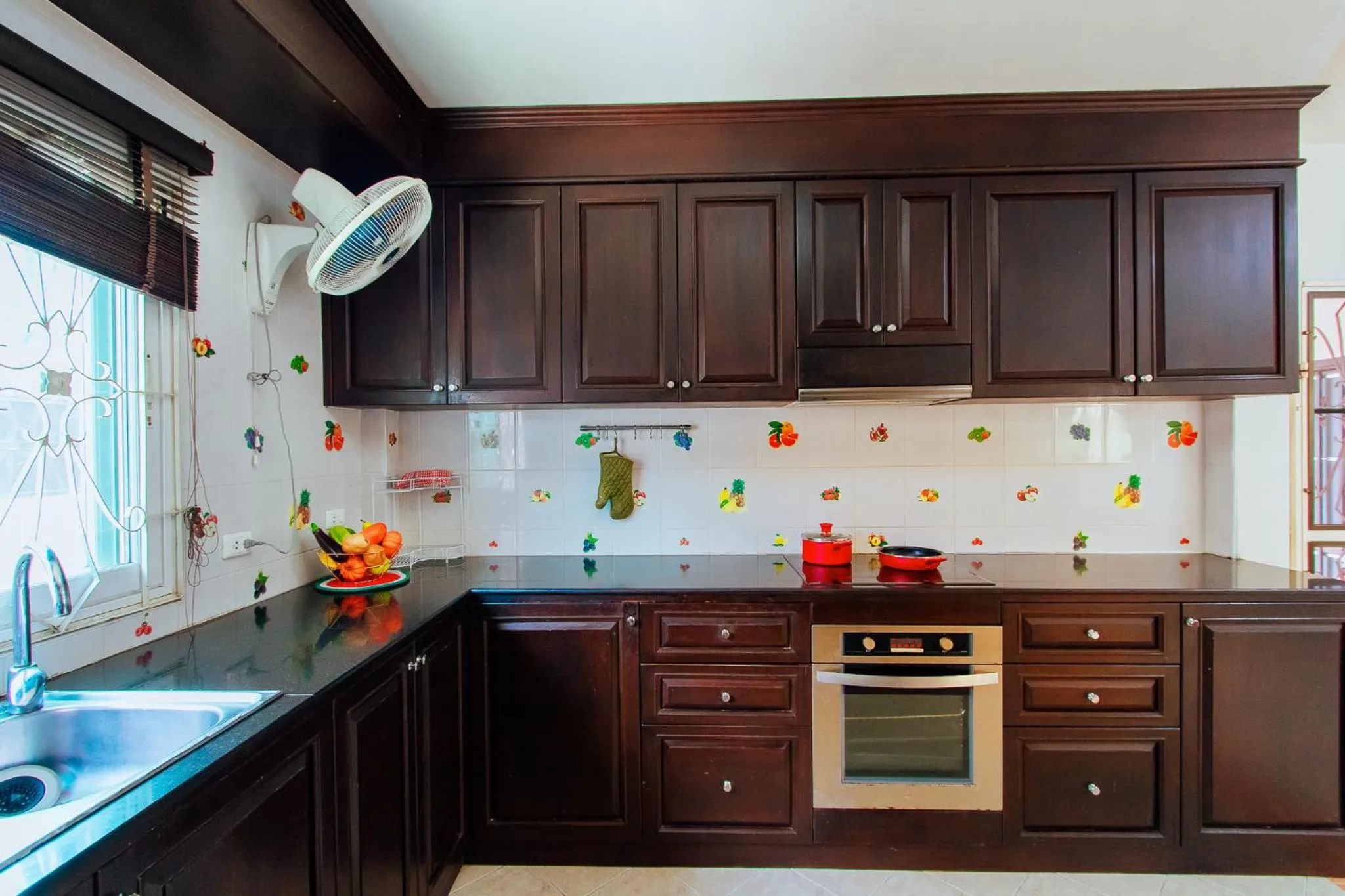 Captivating 3-Bed Villa in Muang Pattaya