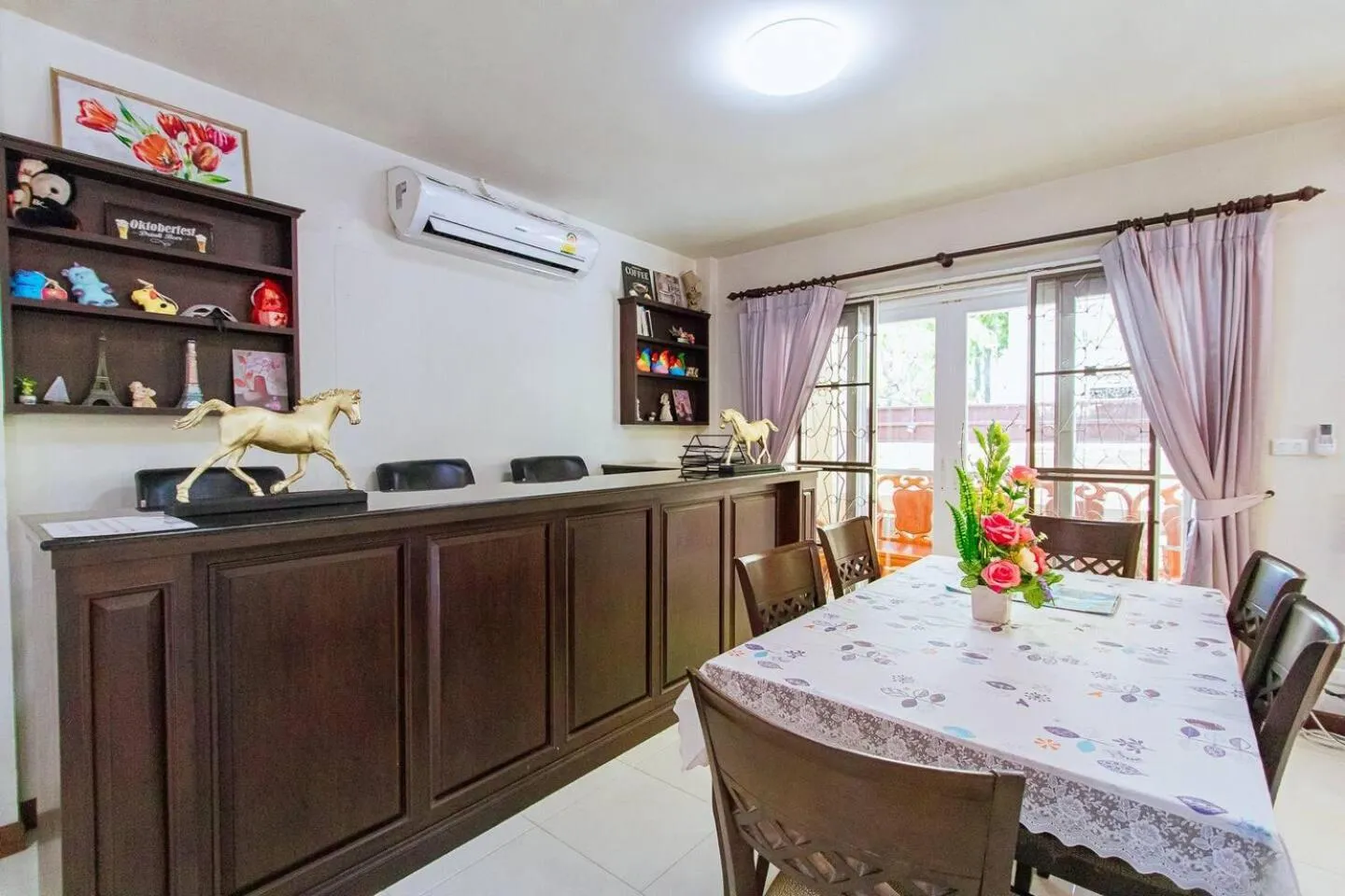 Photo of the whole room in Captivating 3-Bed Villa in Muang Pattaya