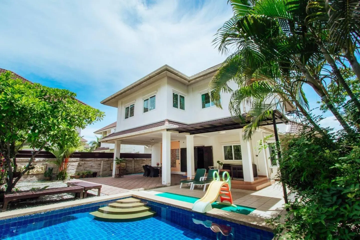 Captivating 3-Bed Villa in Muang Pattaya