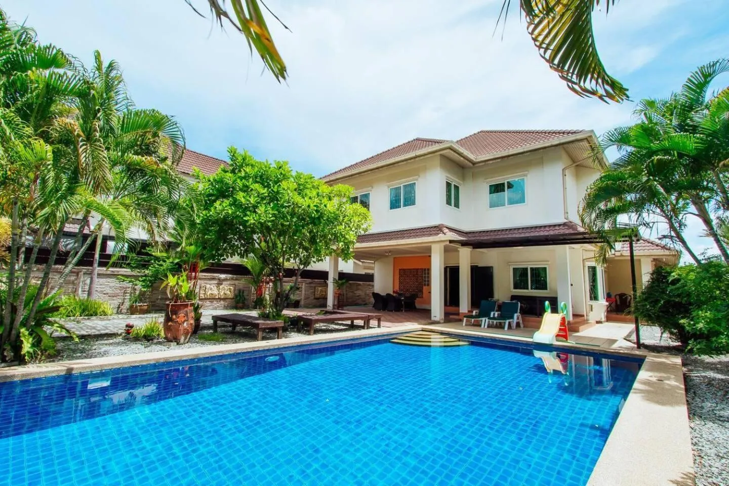 Captivating 3-Bed Villa in Muang Pattaya