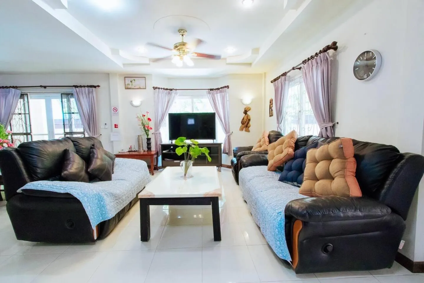 Living room in Captivating 3-Bed Villa in Muang Pattaya