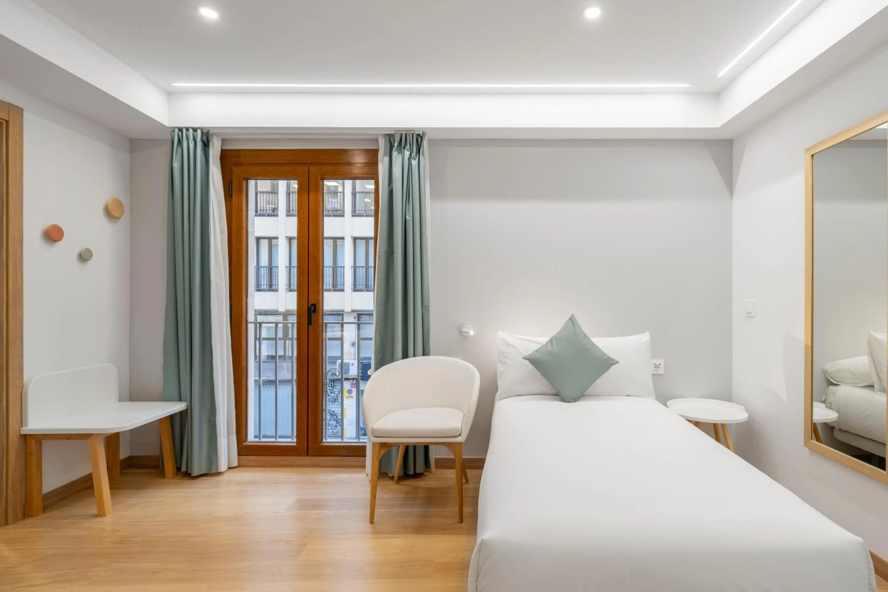 Bedroom, Bed in Odyssey Rooms Alicante