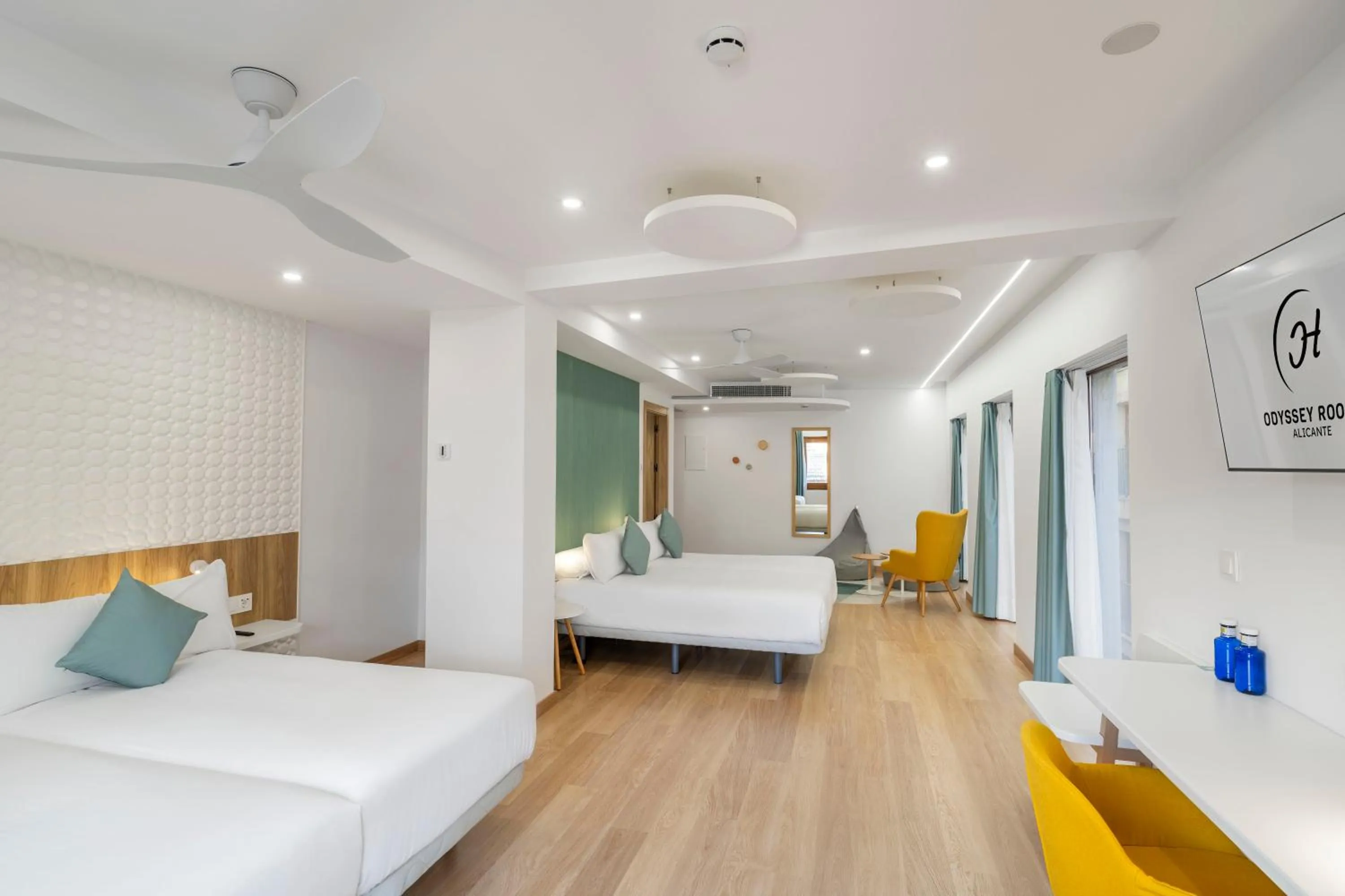 Bedroom, Bed in Odyssey Rooms Alicante