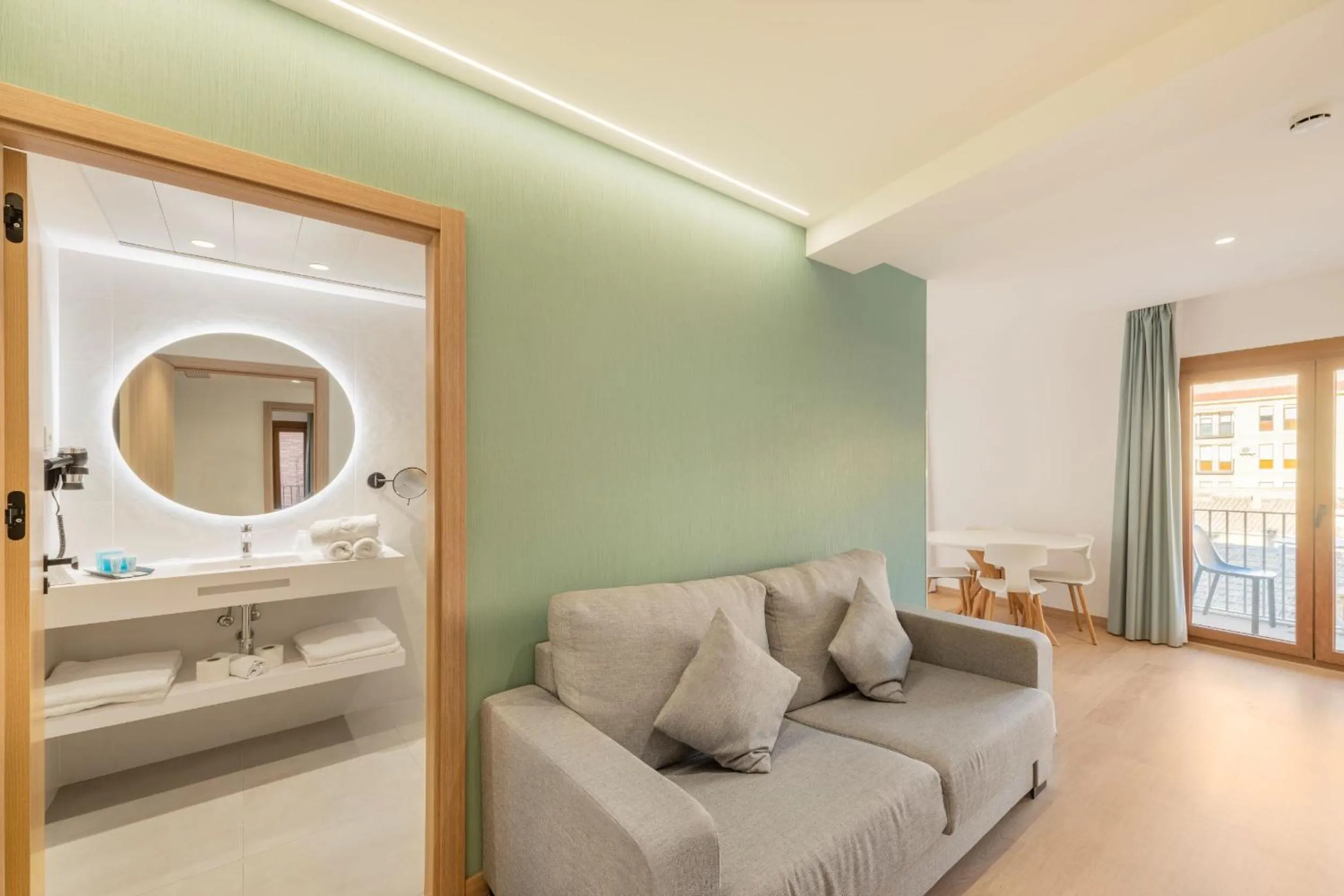 Bathroom in Odyssey Rooms Alicante