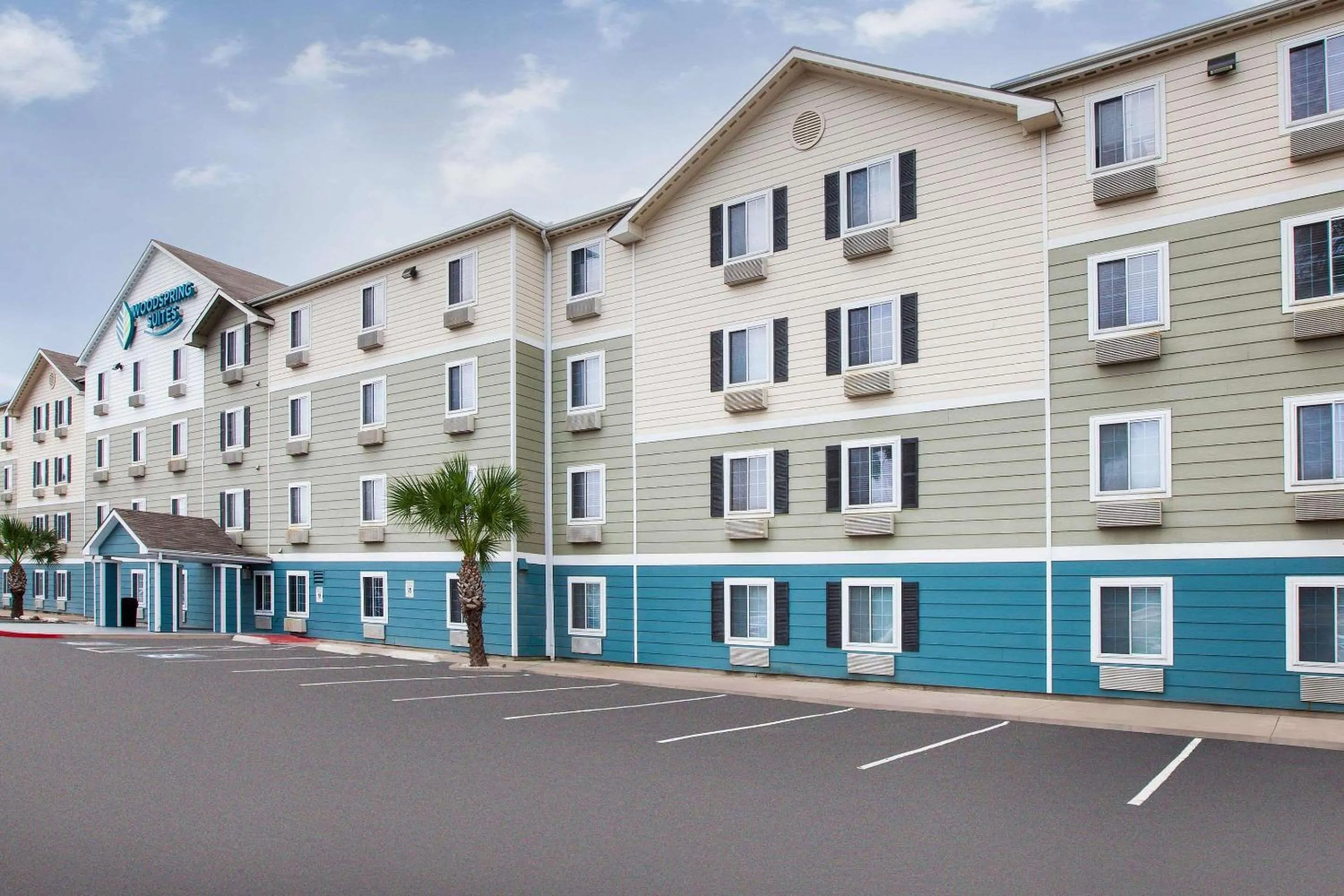 Property building in WoodSpring Suites Brownsville