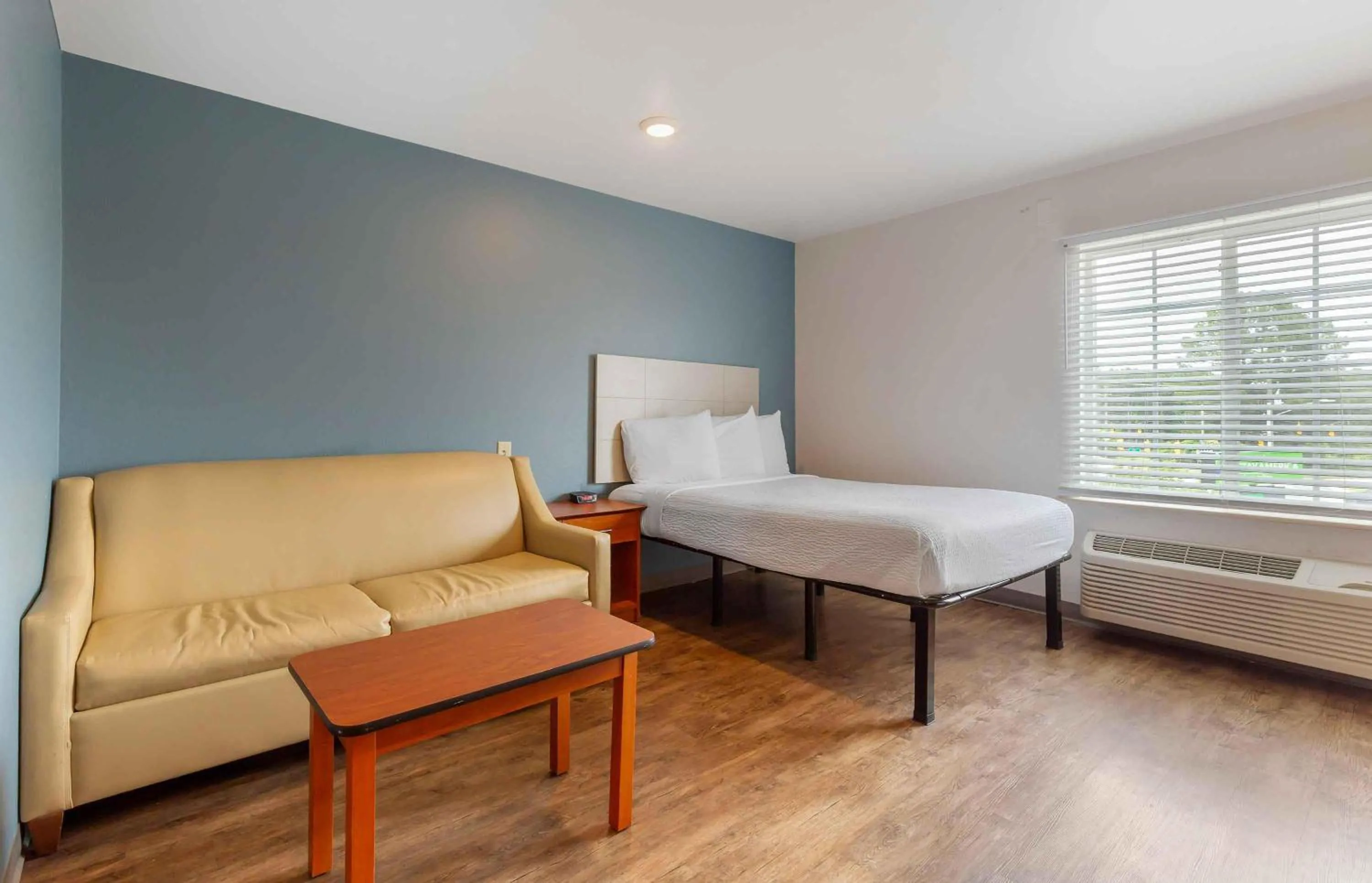 Bedroom in Extended Stay America Select Suites - Fayetteville
