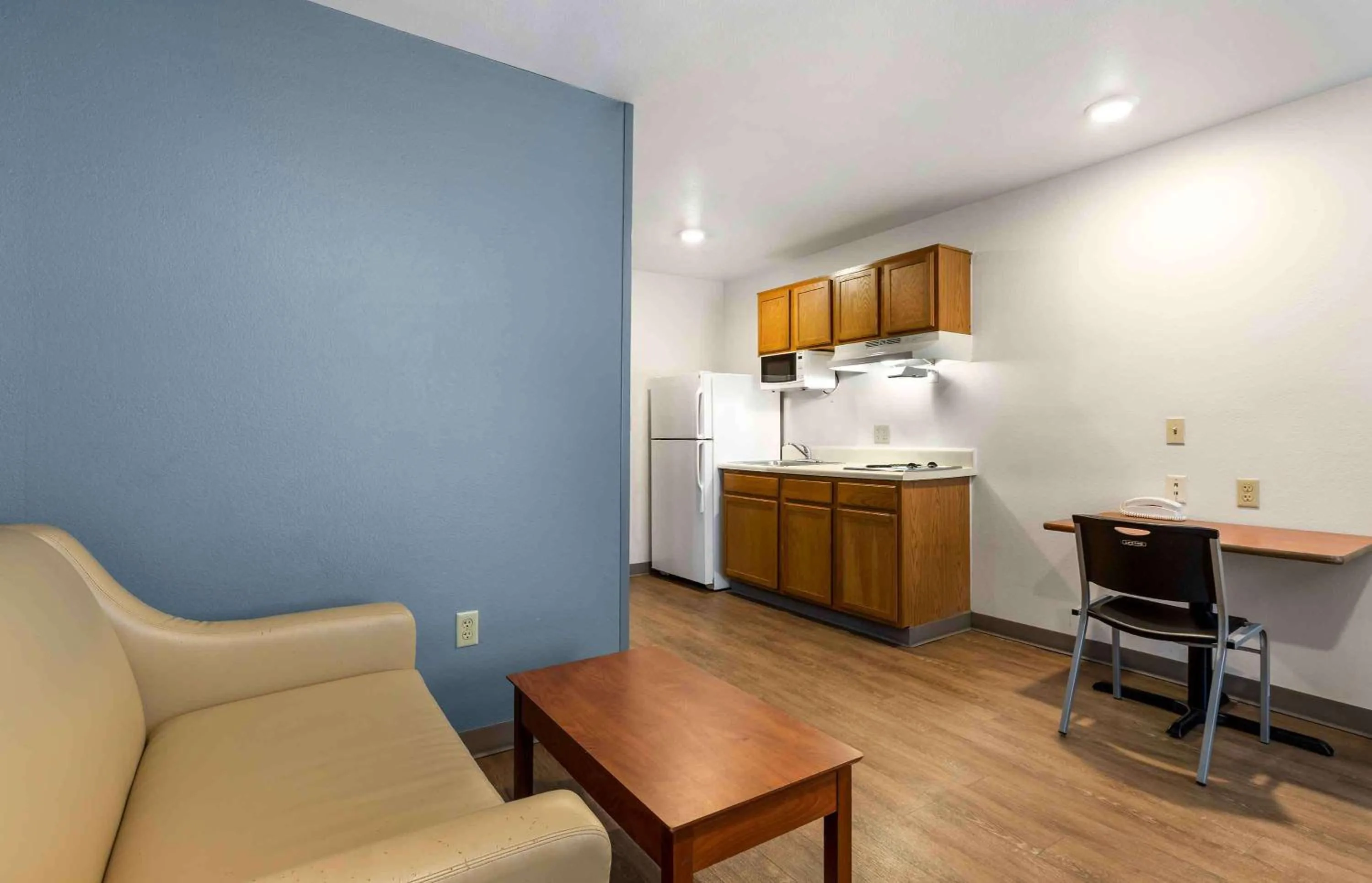 Bedroom in Extended Stay America Select Suites - Fayetteville - I-49