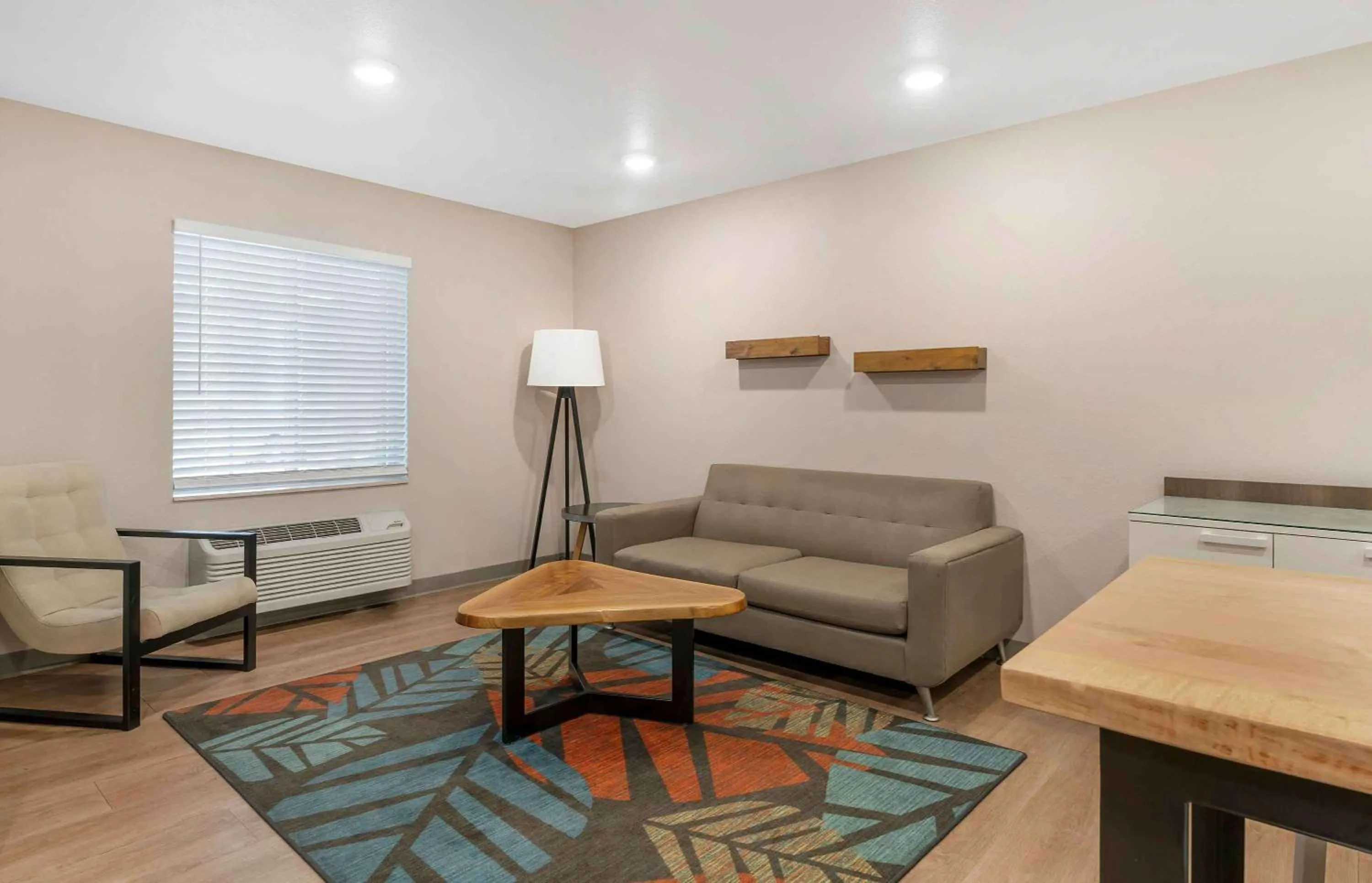 Lobby or reception in Extended Stay America Select Suites - Louisville - Airport