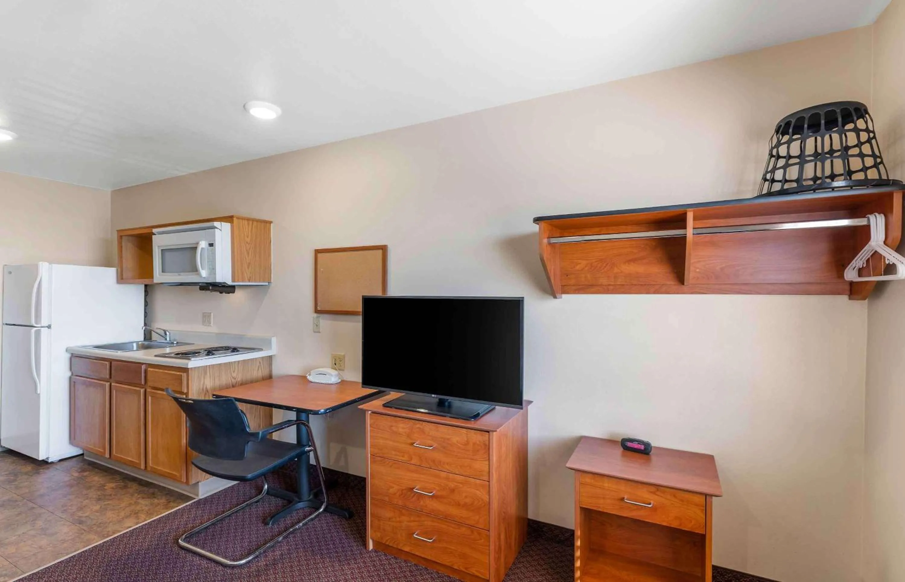 Bedroom in Extended Stay America Select Suites - Loveland