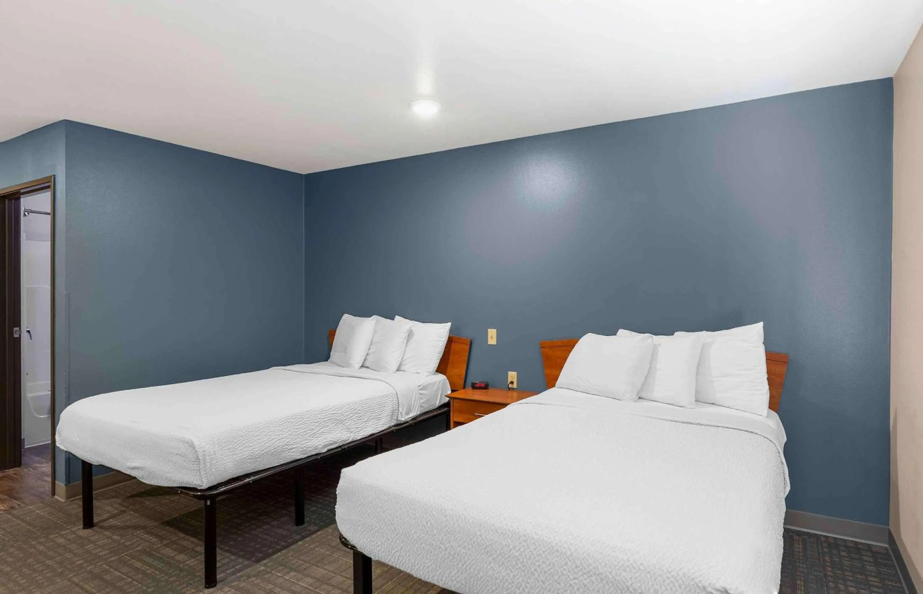 Bedroom, Bed in Extended Stay America Select Suites - Loveland