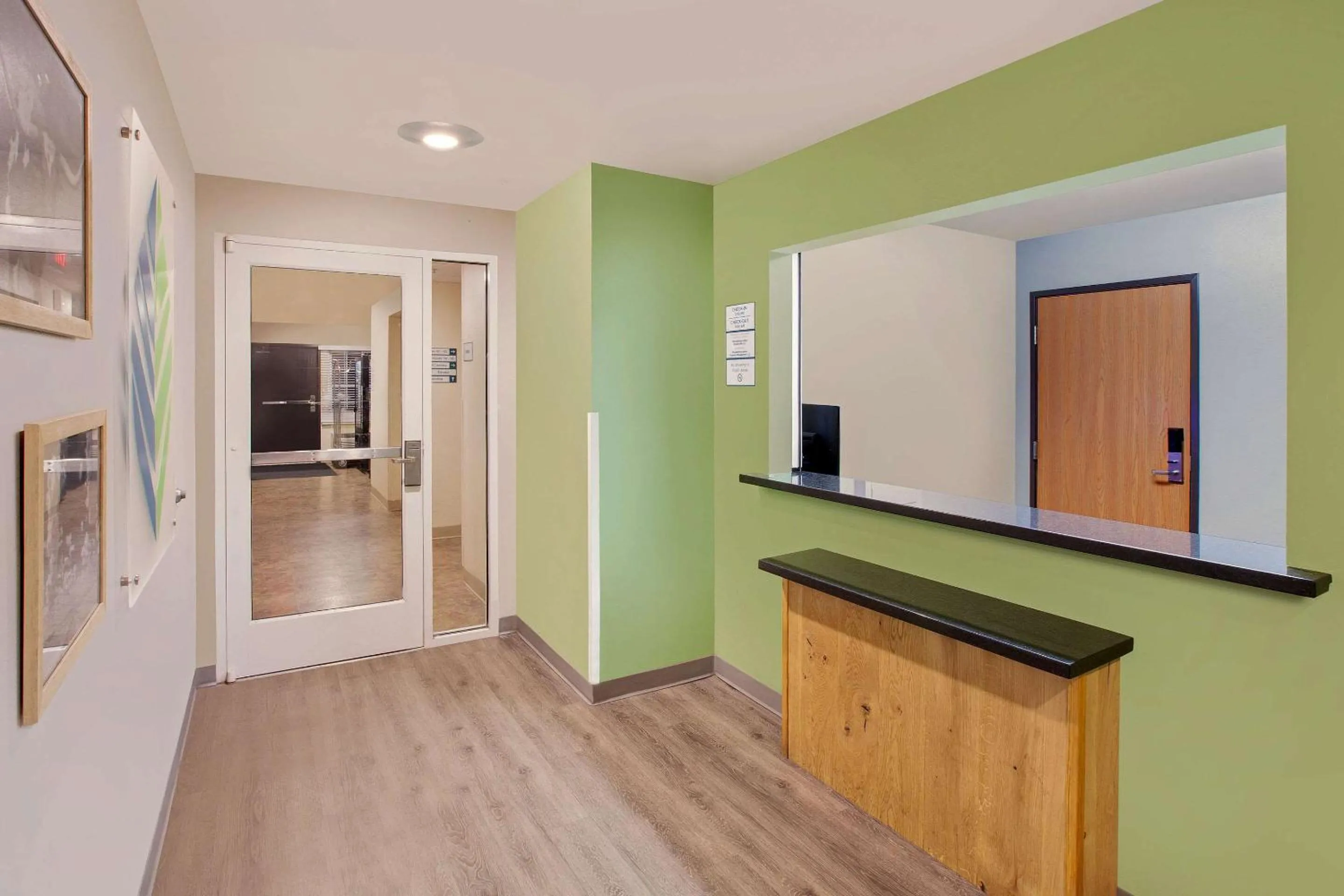Lobby or reception in WoodSpring Suites Pharr