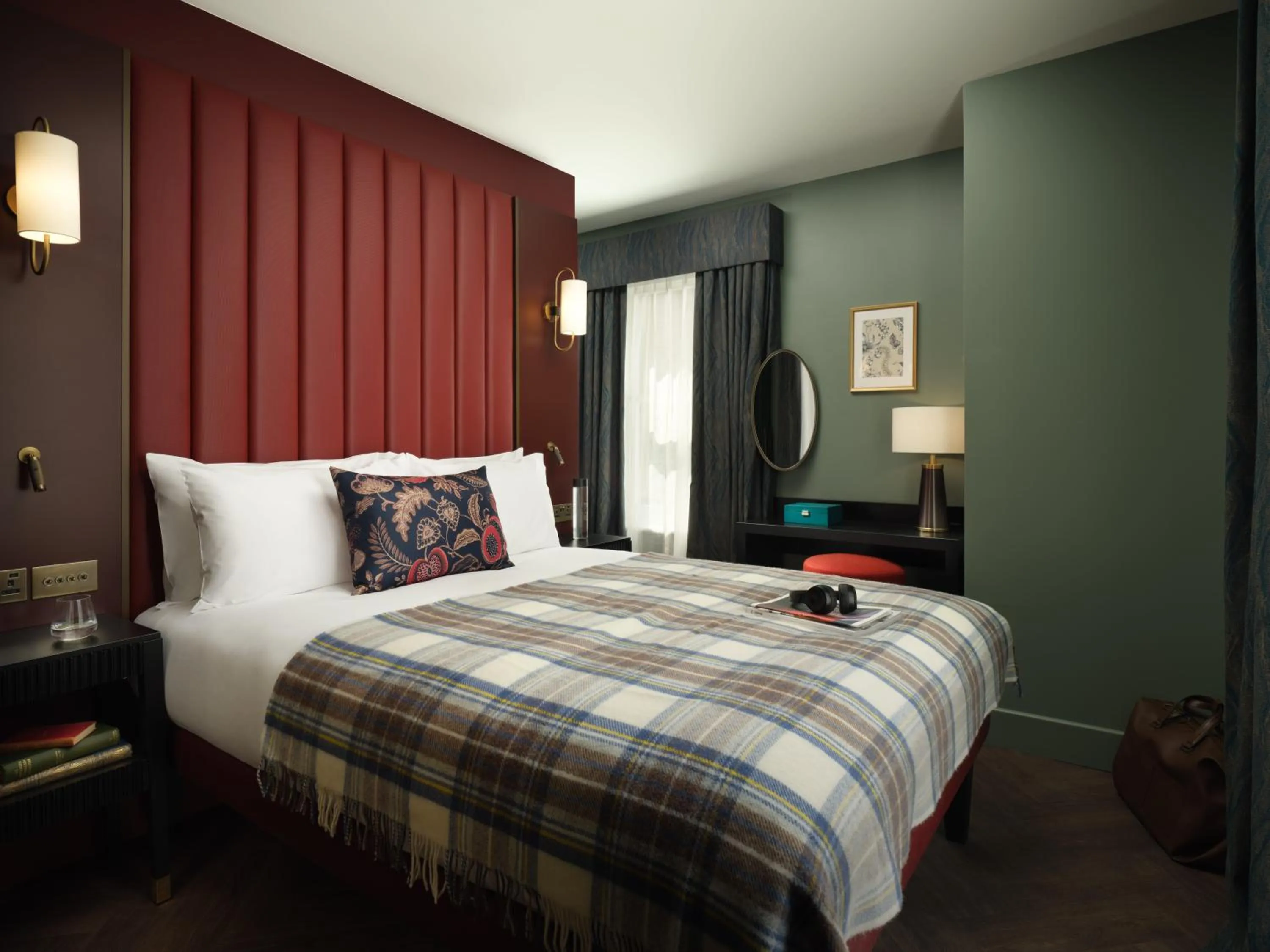 Bed in The Other House South Kensington