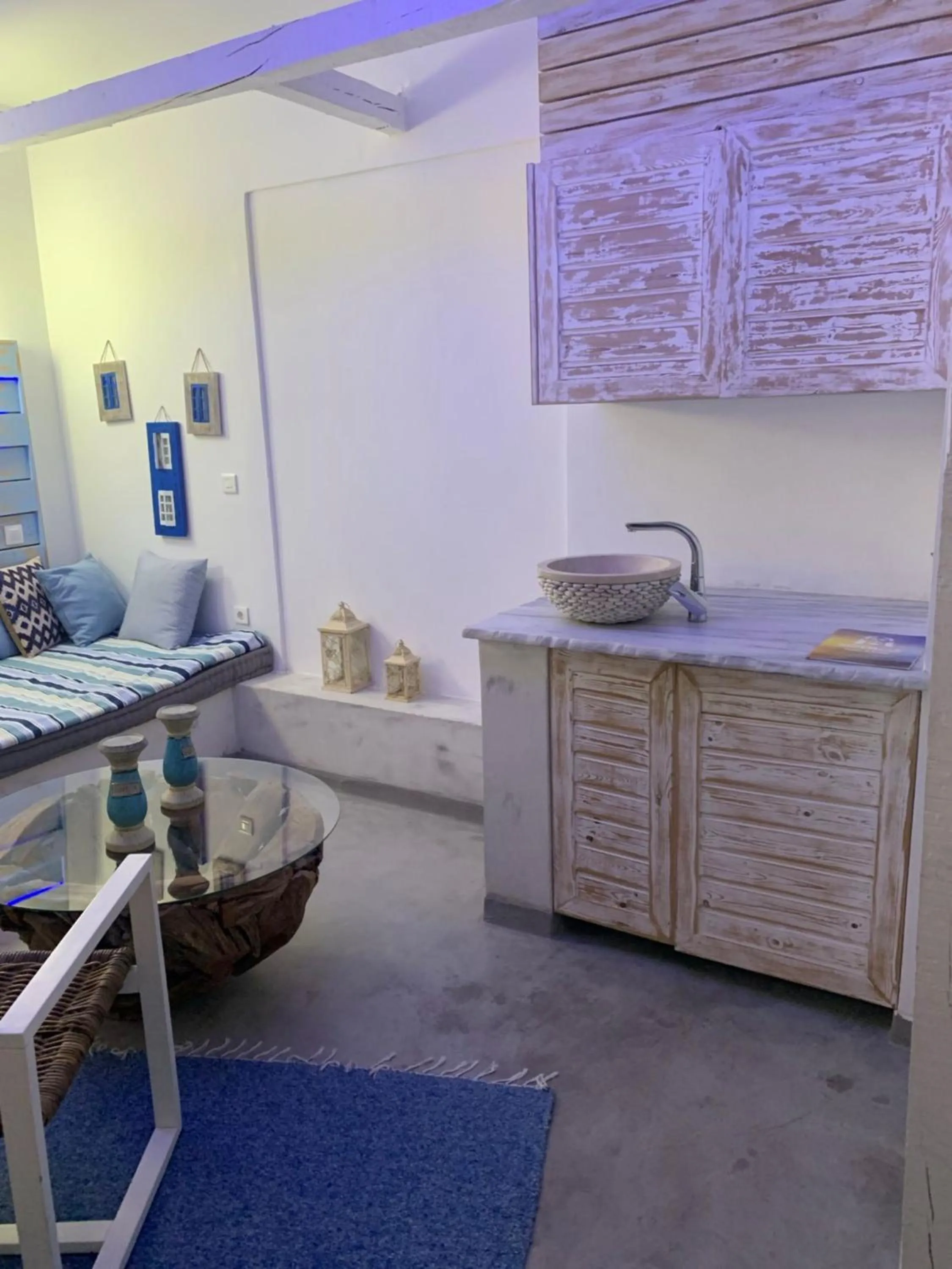 wardrobe in Kouros Home & Suites