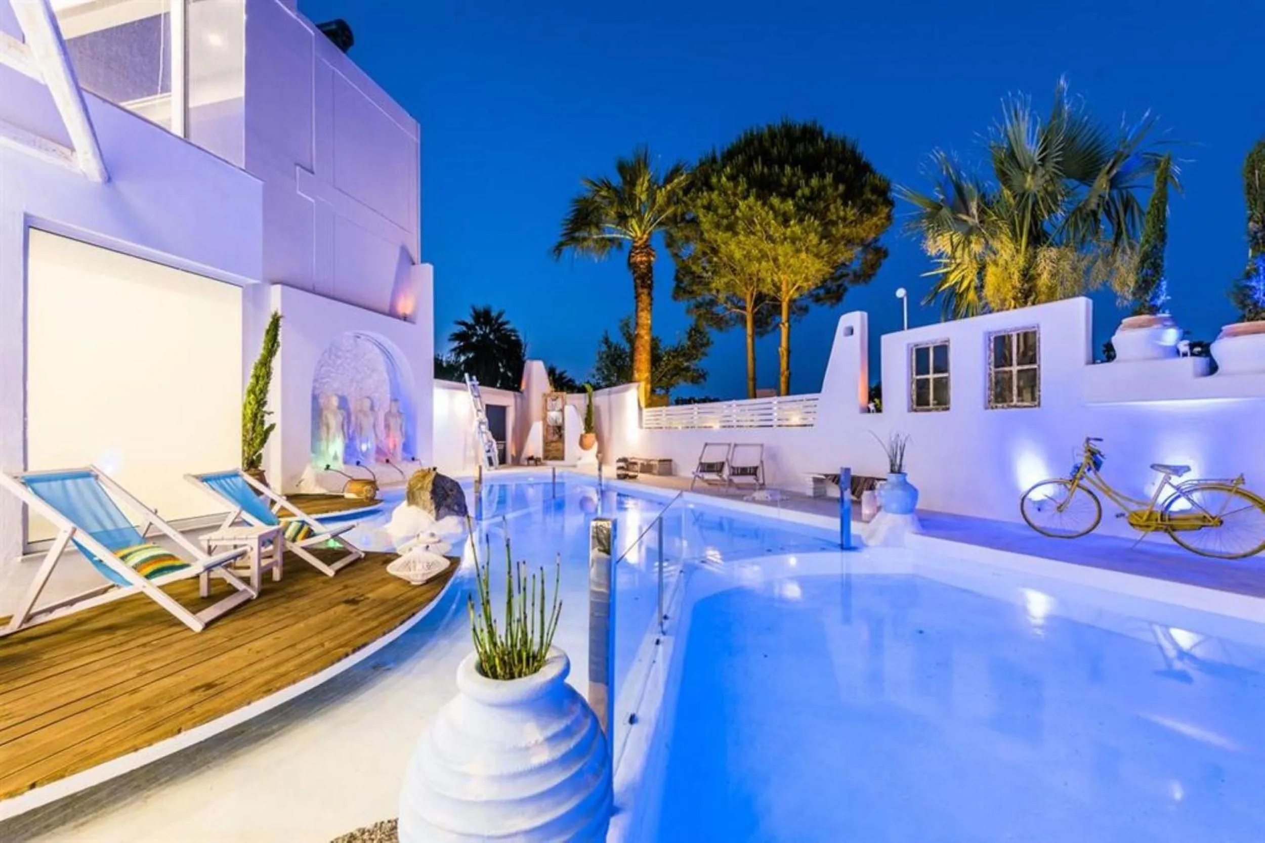 Property building in Kouros Home & Suites