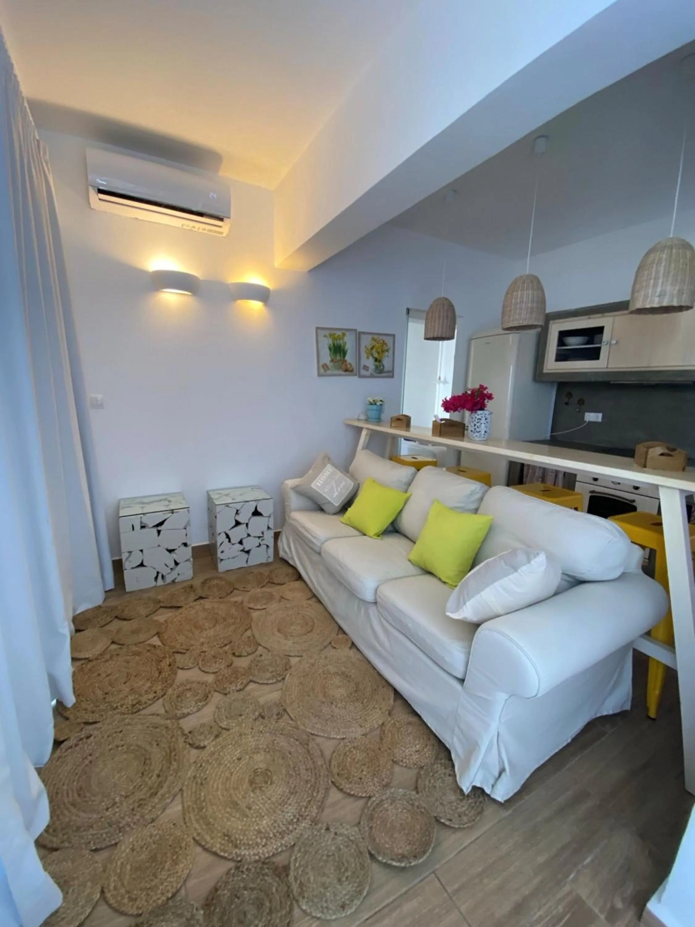 Photo of the whole room in Kouros Home & Suites