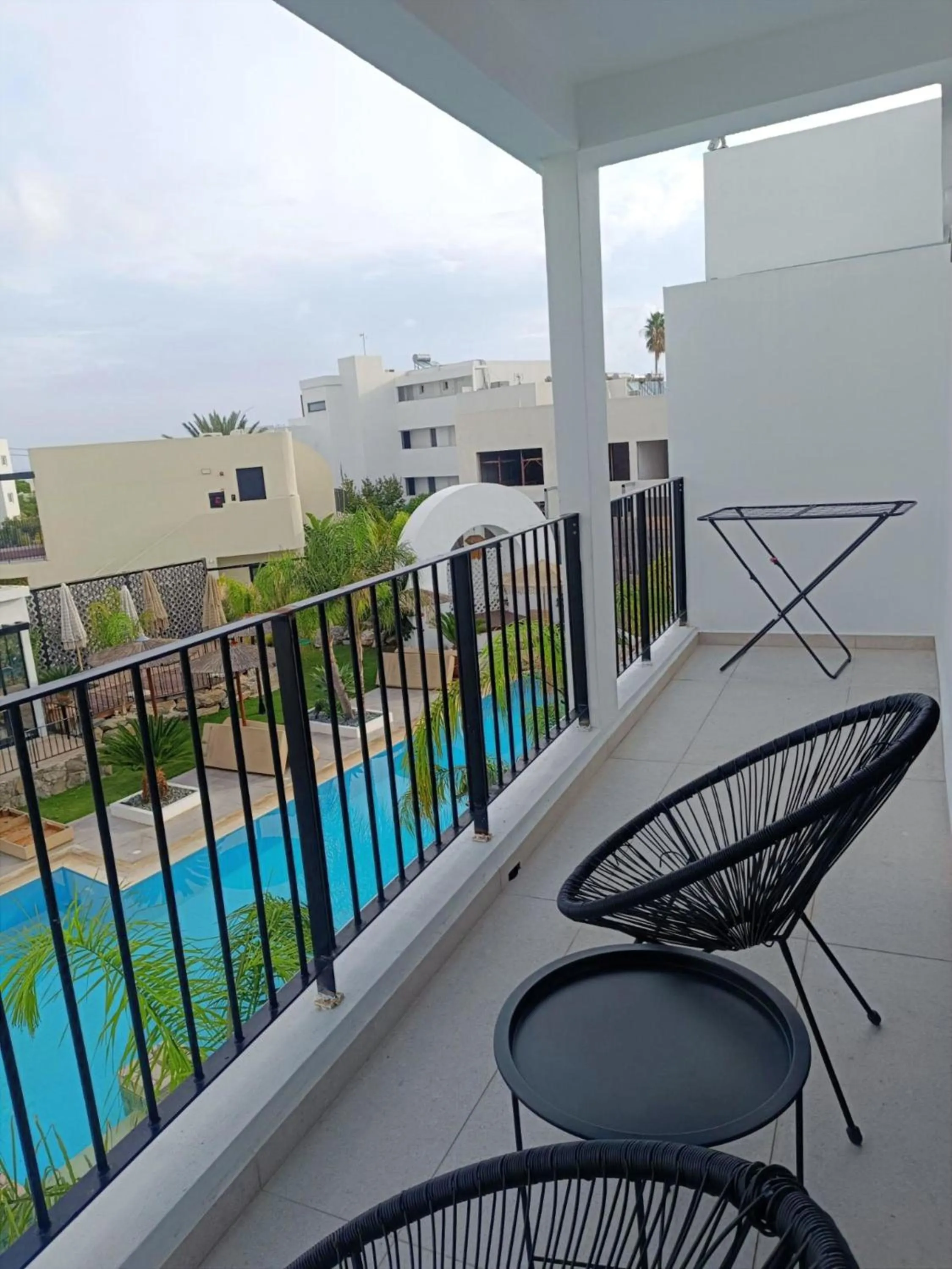 Day in Kouros Home & Suites