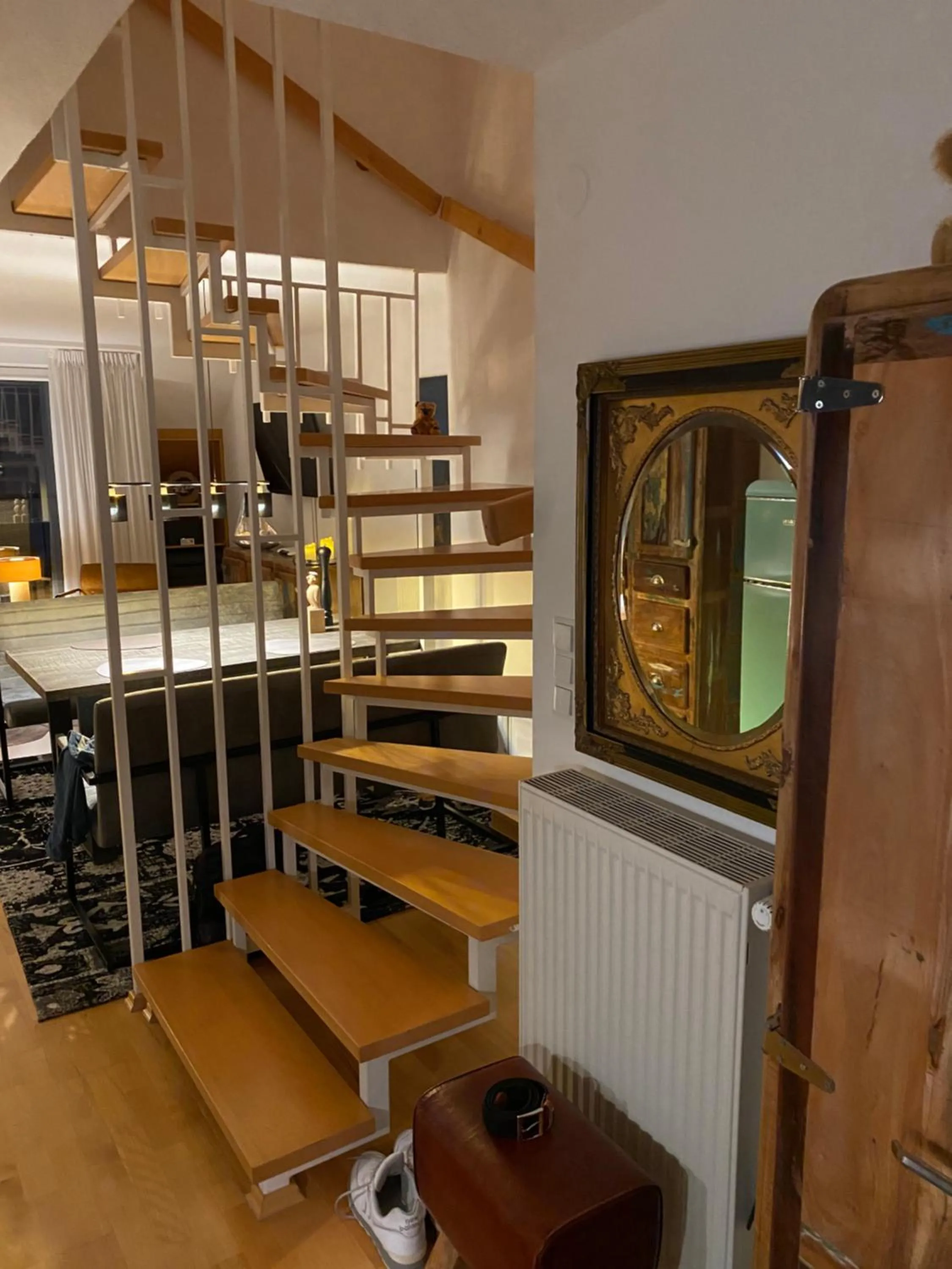 group of guests in Inspiration Maisonette