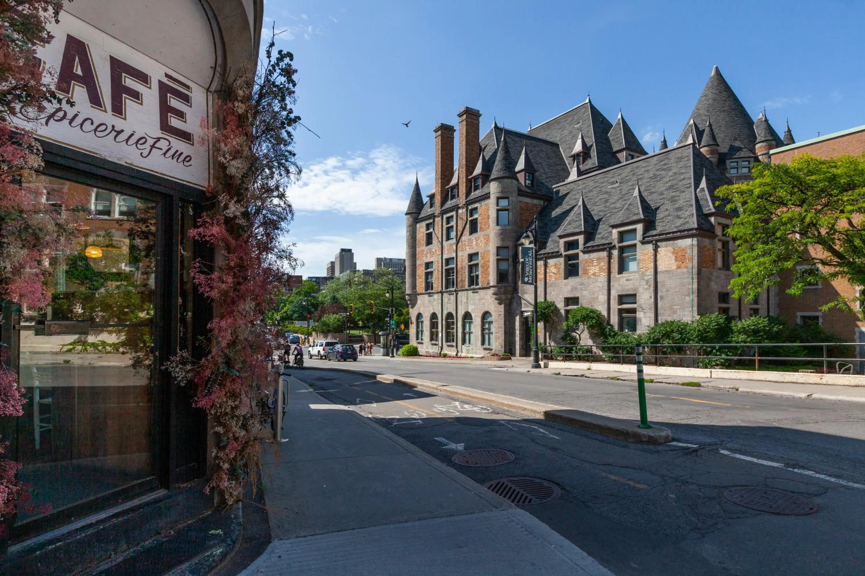 Restaurant/places to eat in Hyatt Centric Montreal