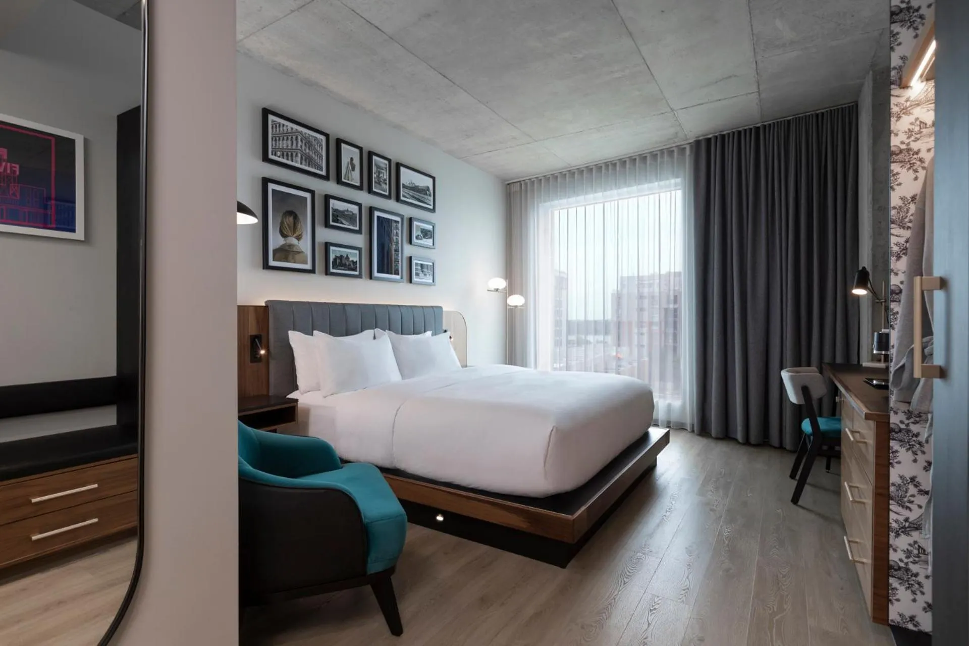 Bedroom, Bed in Hyatt Centric Montreal