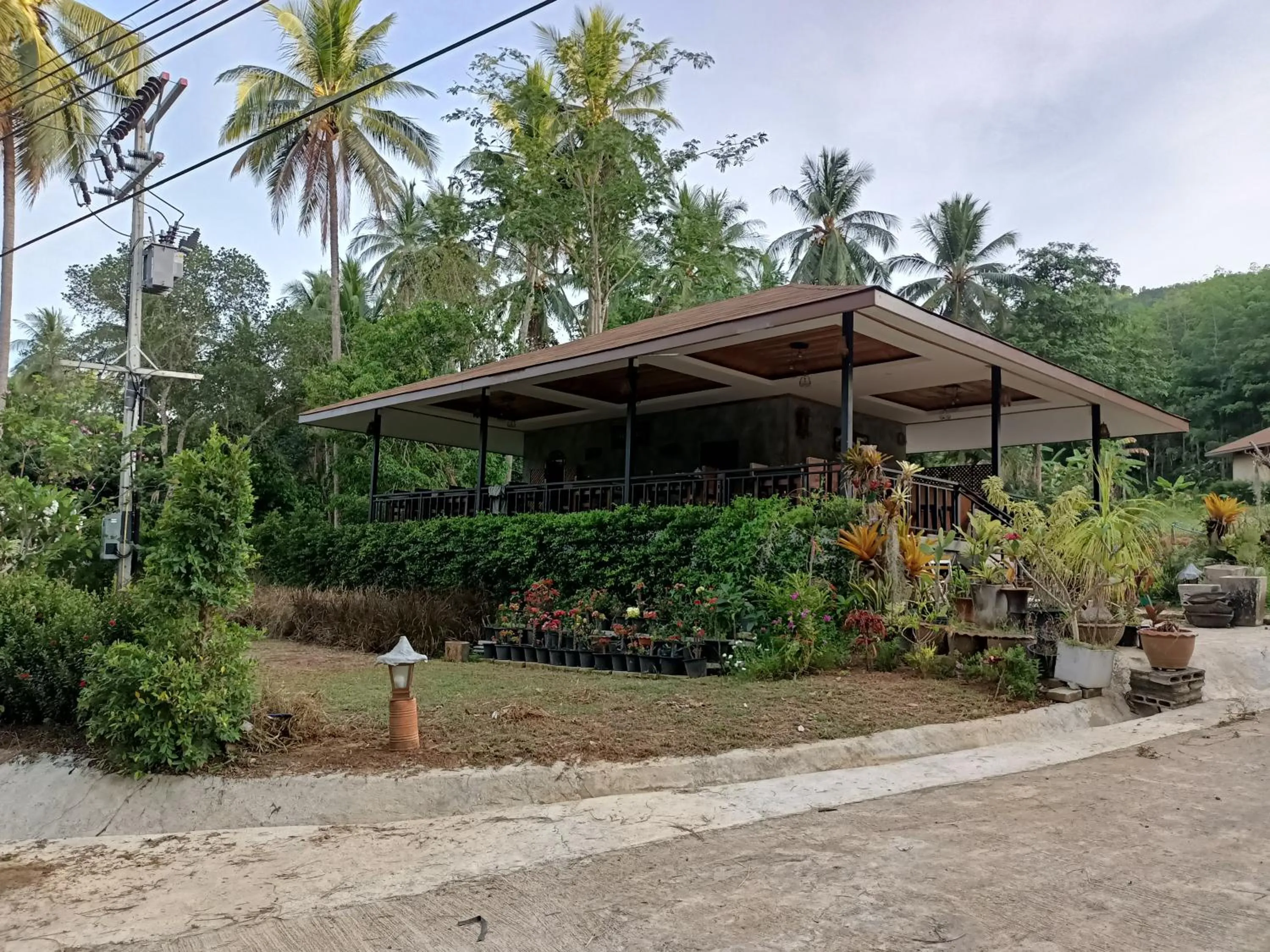 Restaurant/places to eat in The mantra resort