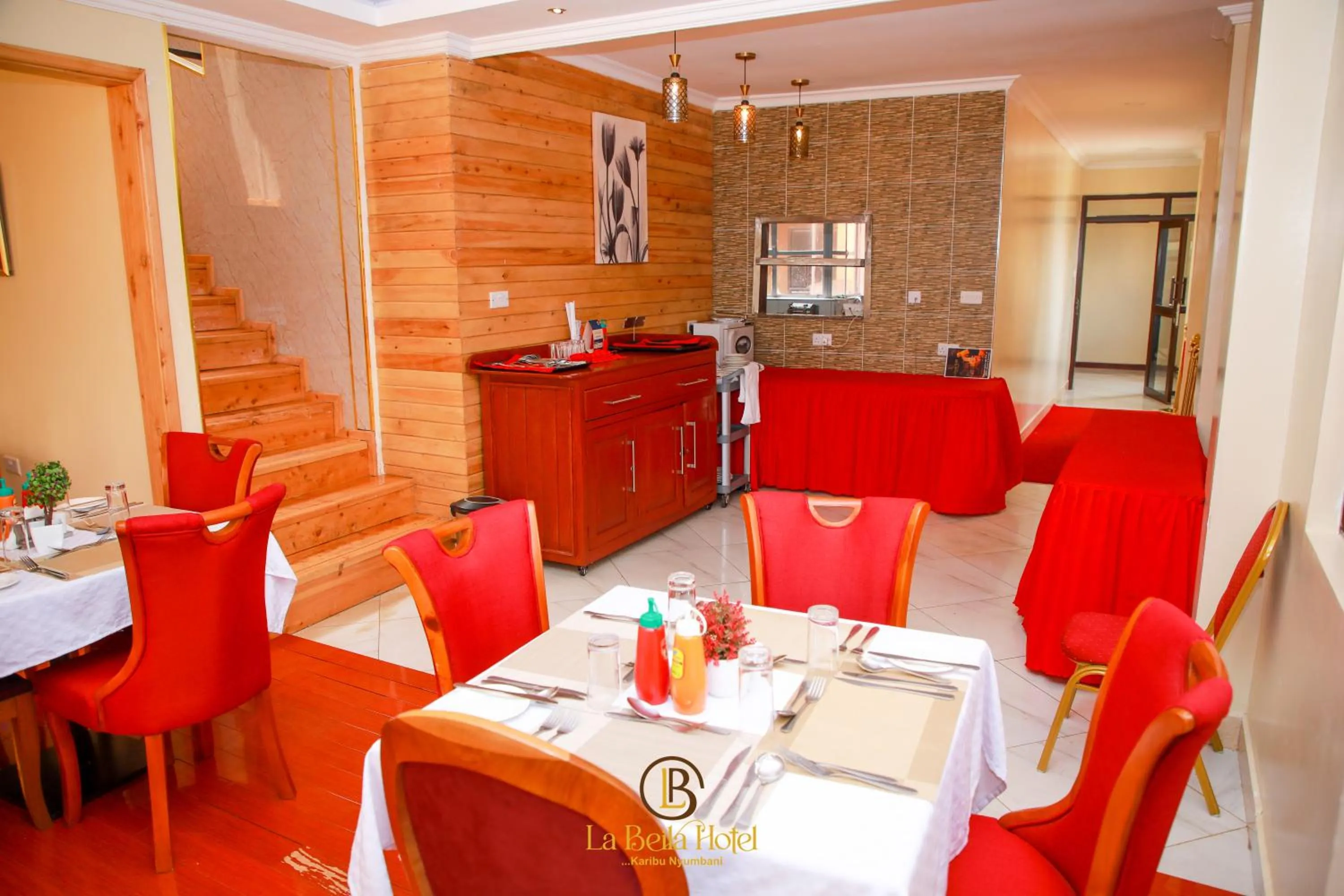 Restaurant/places to eat in LA BEILA HOTEL MERU
