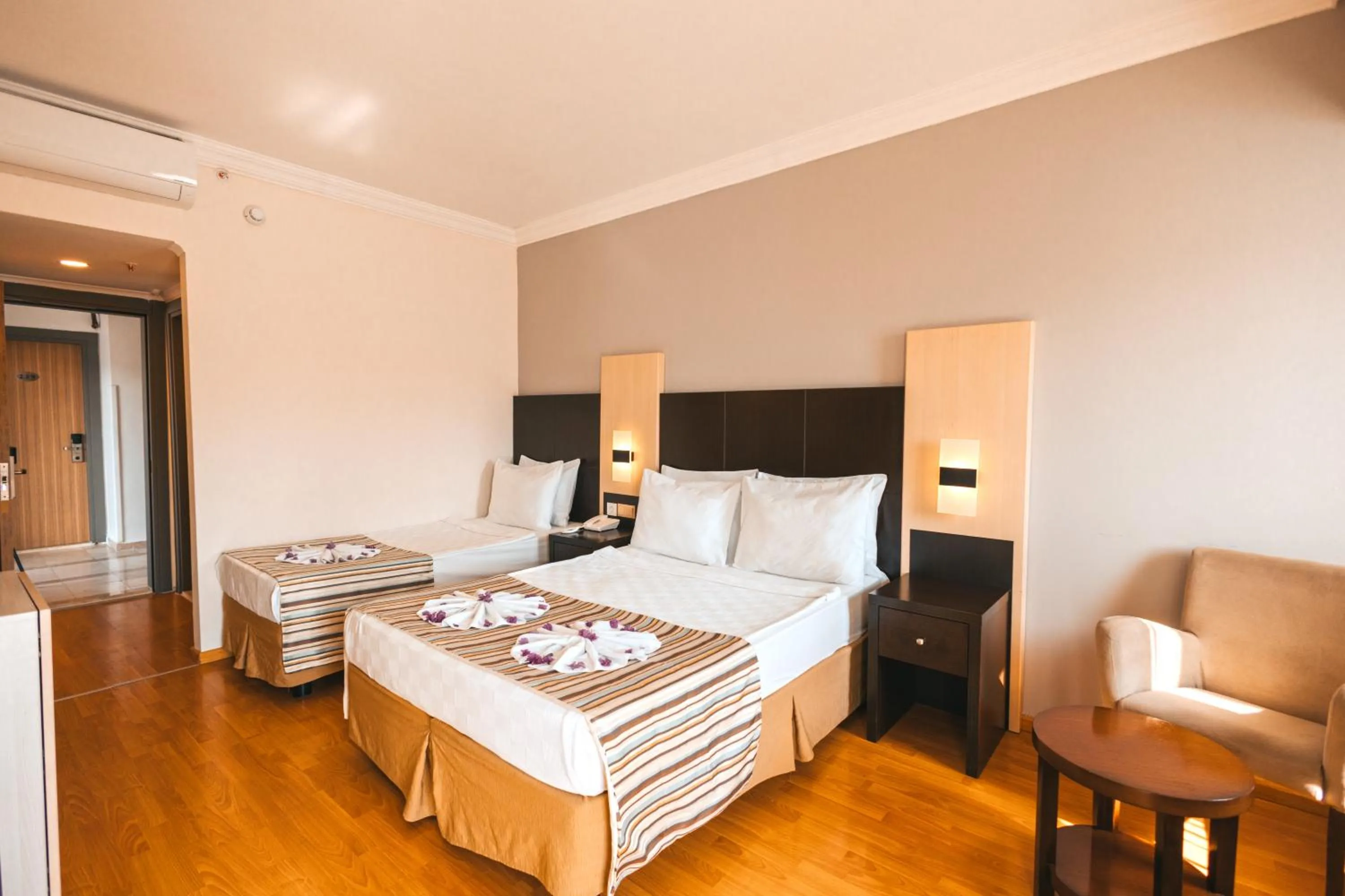 Bed in Viking Garden Hotel