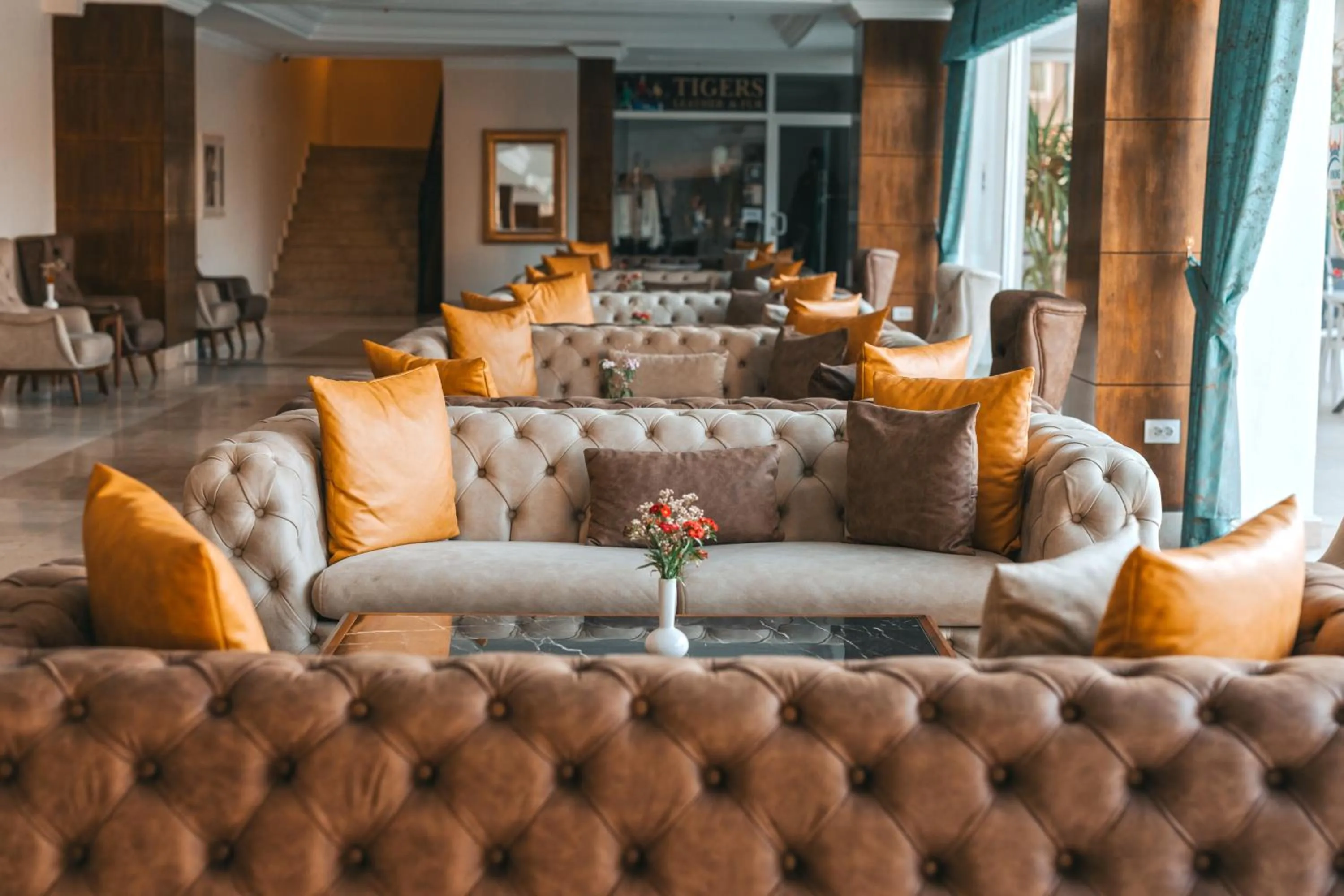 Seating area in Viking Garden Hotel