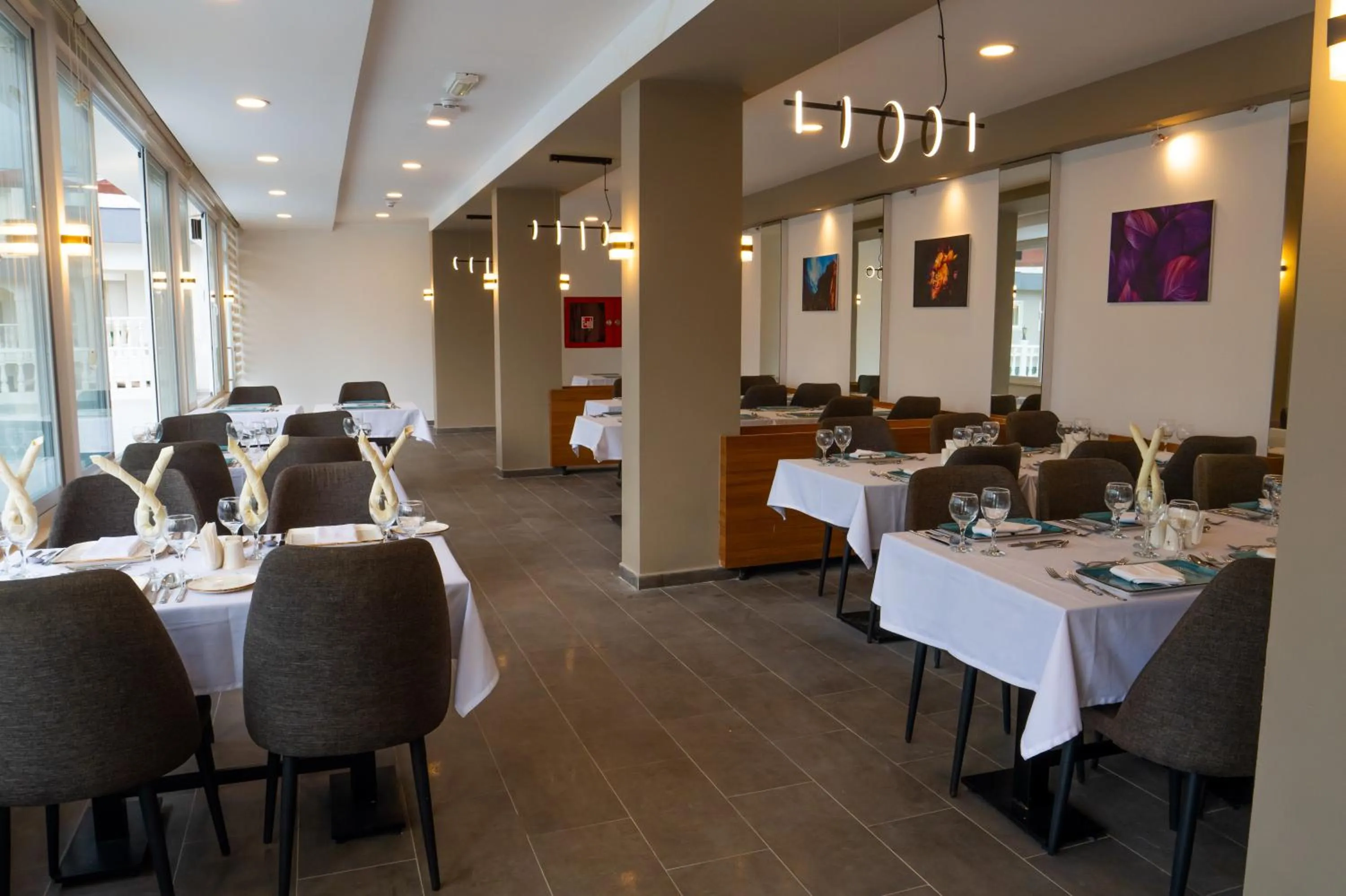 Restaurant/places to eat in Viking Garden Hotel