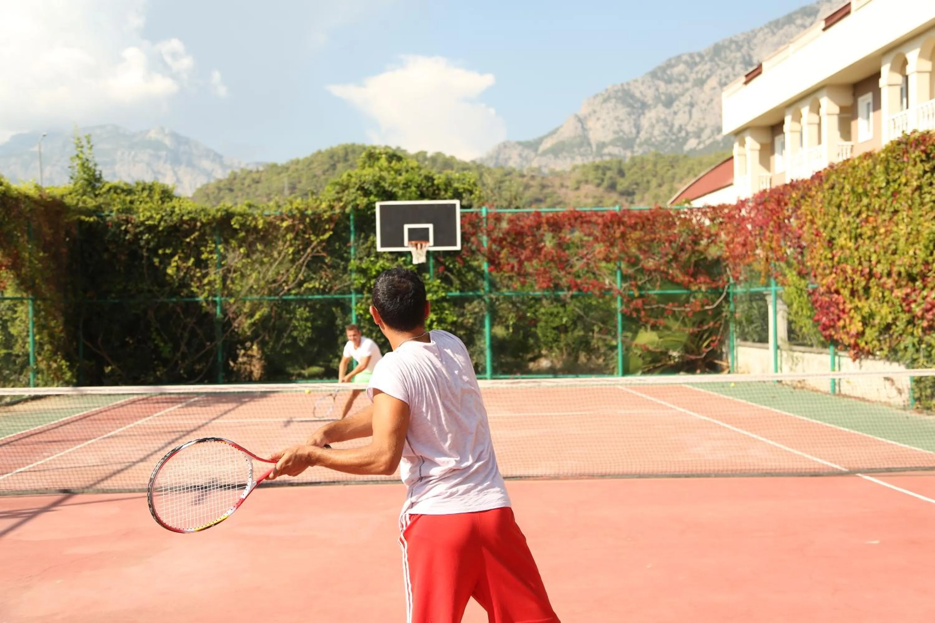 Tennis court in Viking Garden Hotel