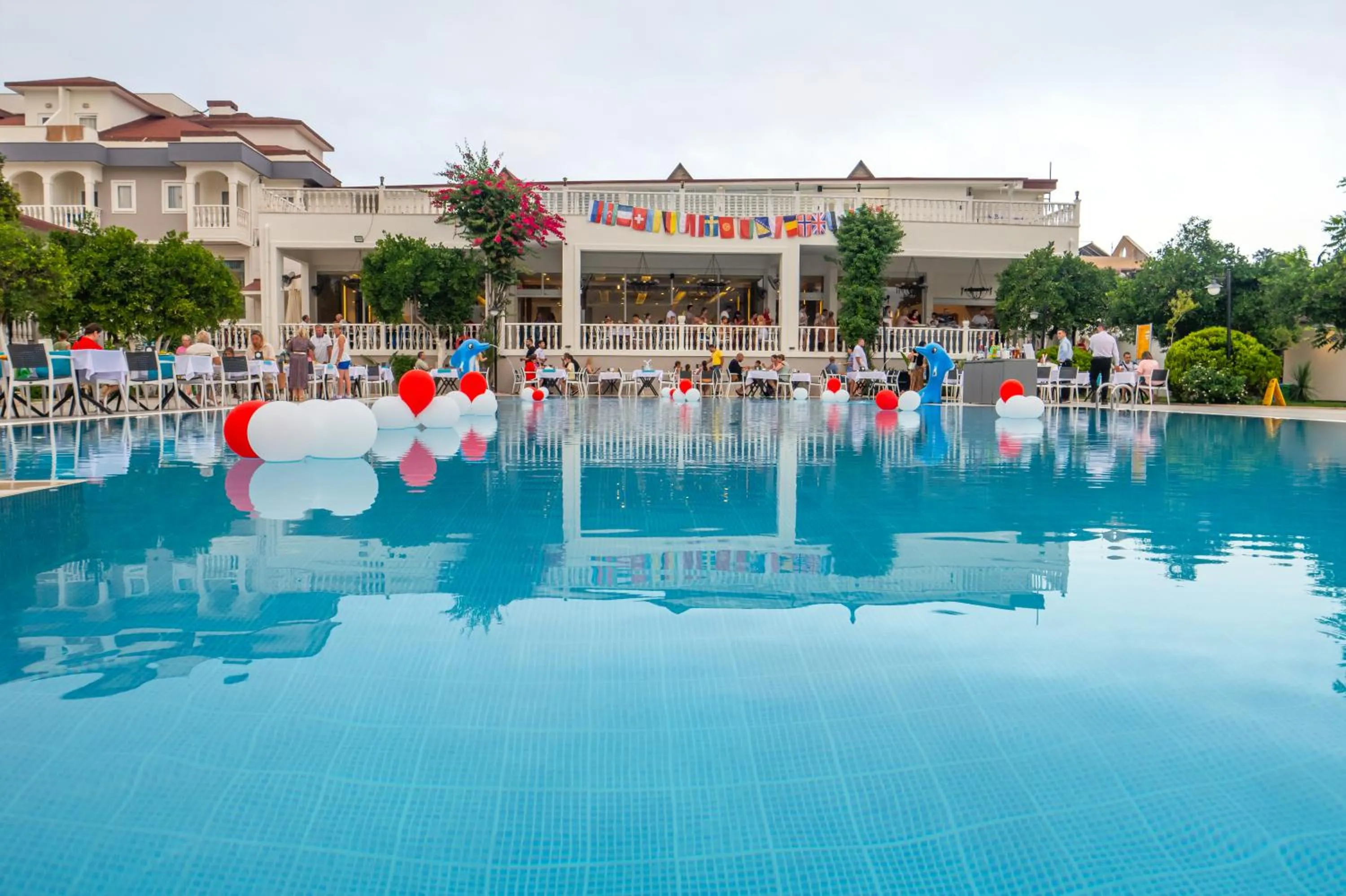 Evening entertainment in Viking Garden Hotel