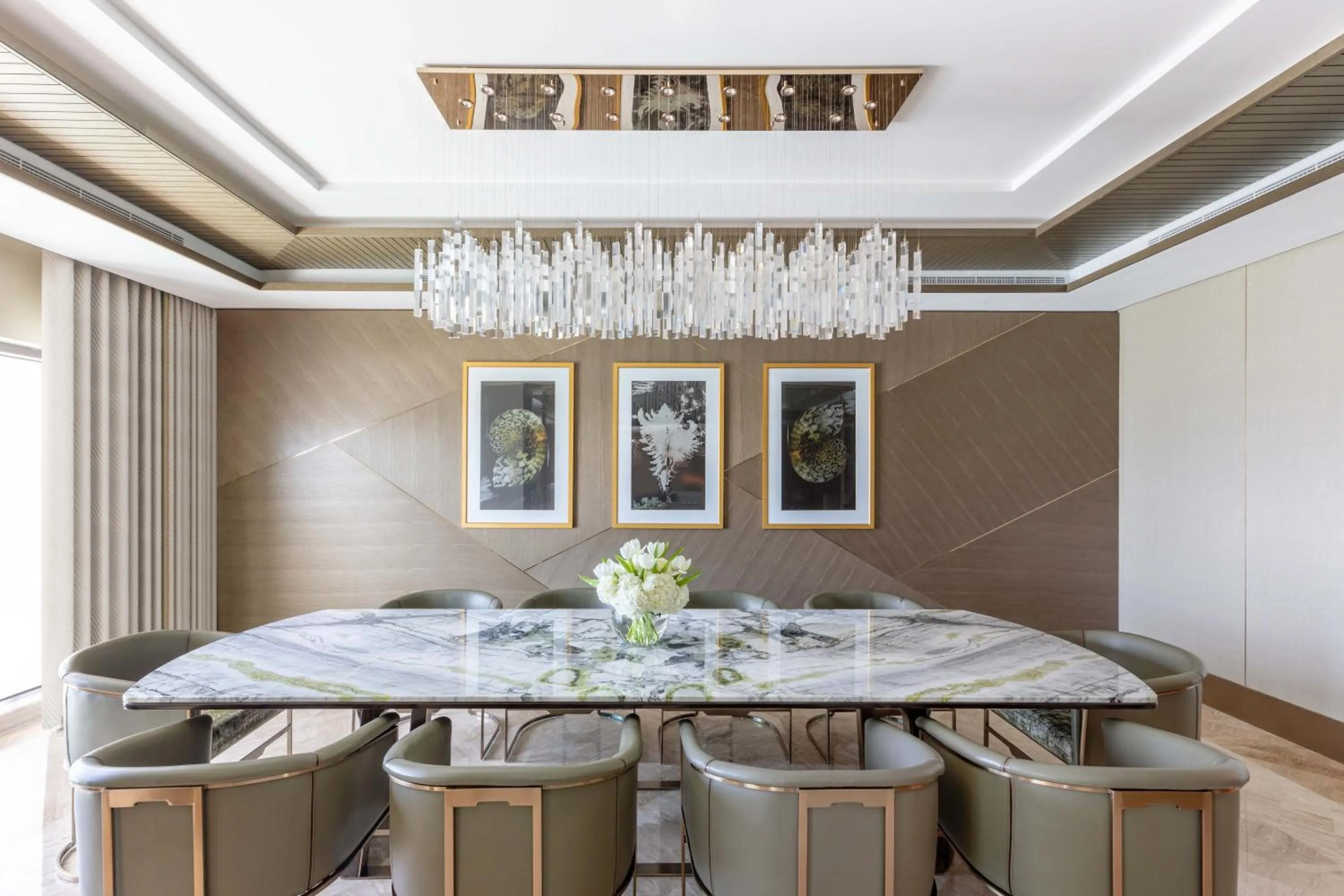 Dining area in Taj Exotica Resort & Spa, The Palm, Dubai