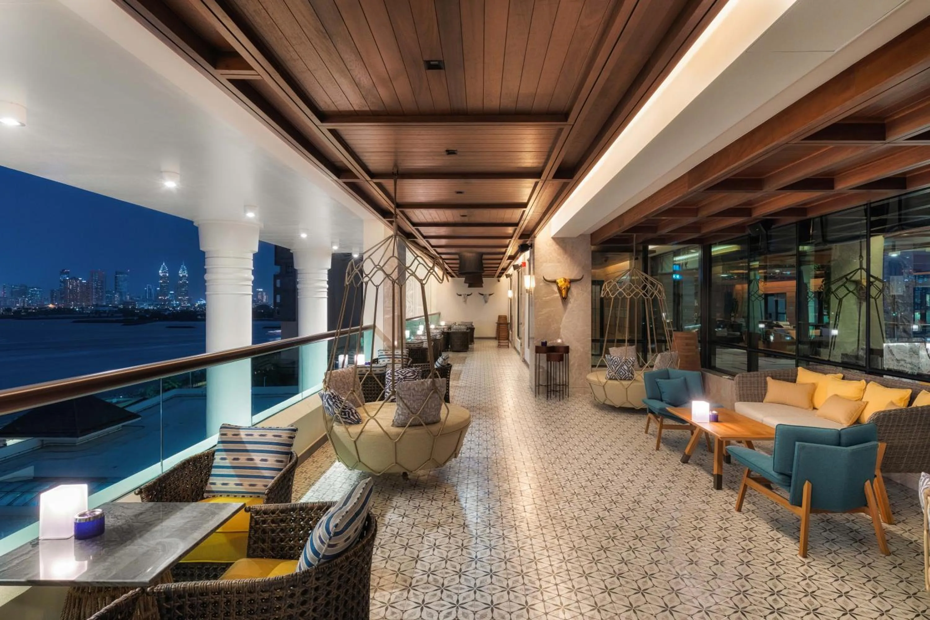 Lounge or bar in Taj Exotica Resort & Spa, The Palm, Dubai