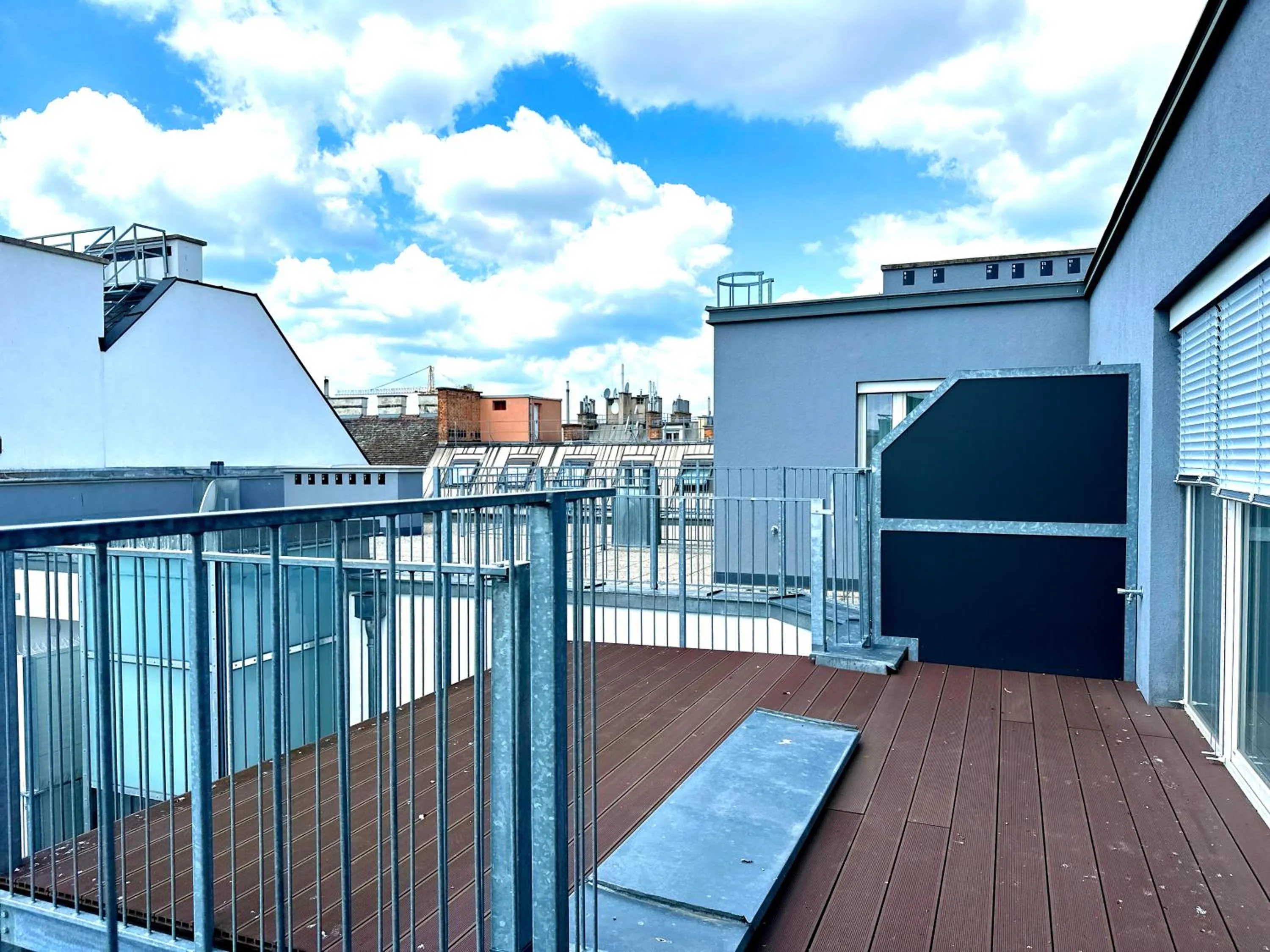 Balcony/Terrace in Jimmy's Apartments Dandelion