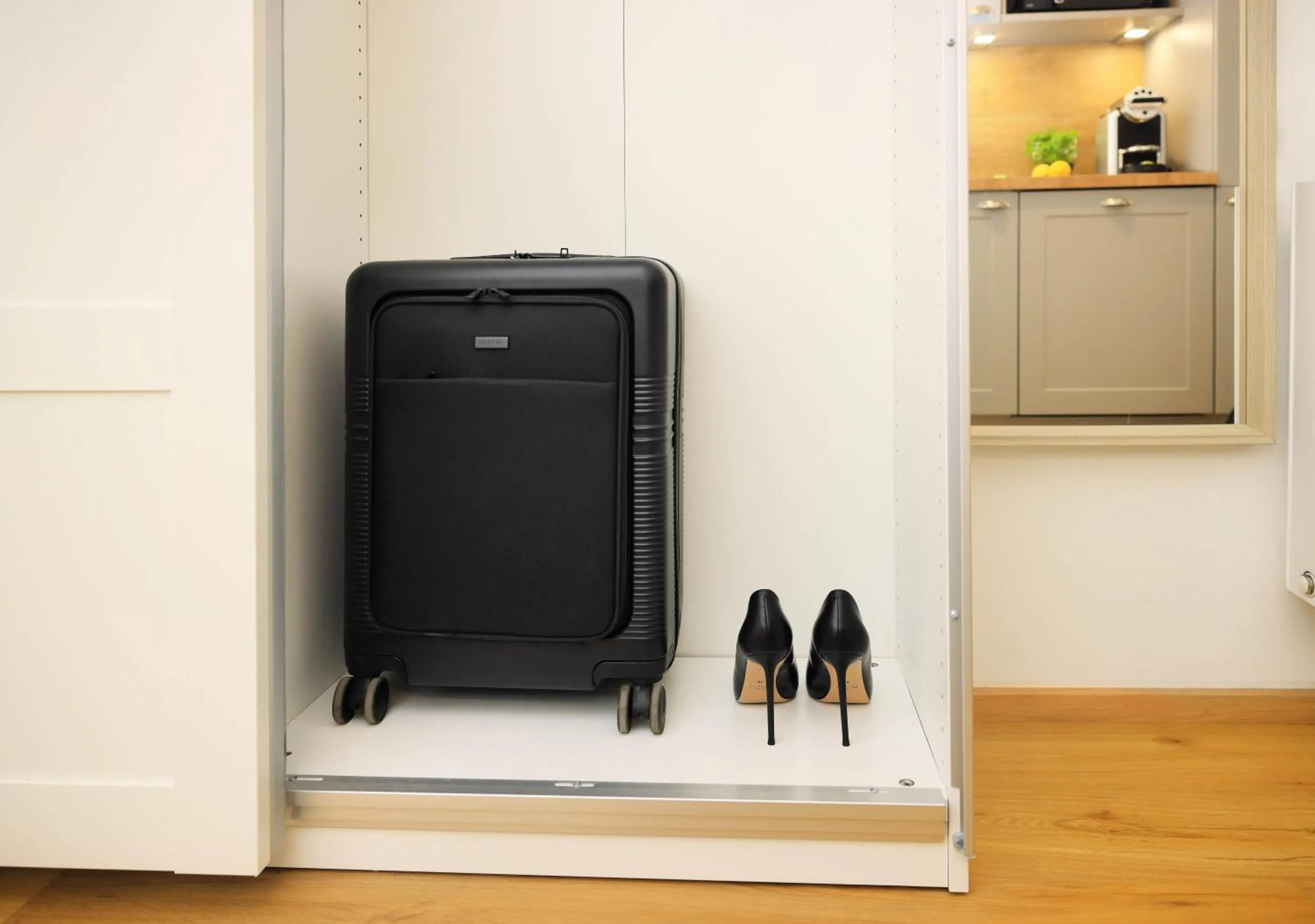 Kitchen or kitchenette in Jimmy's Apartments Dandelion