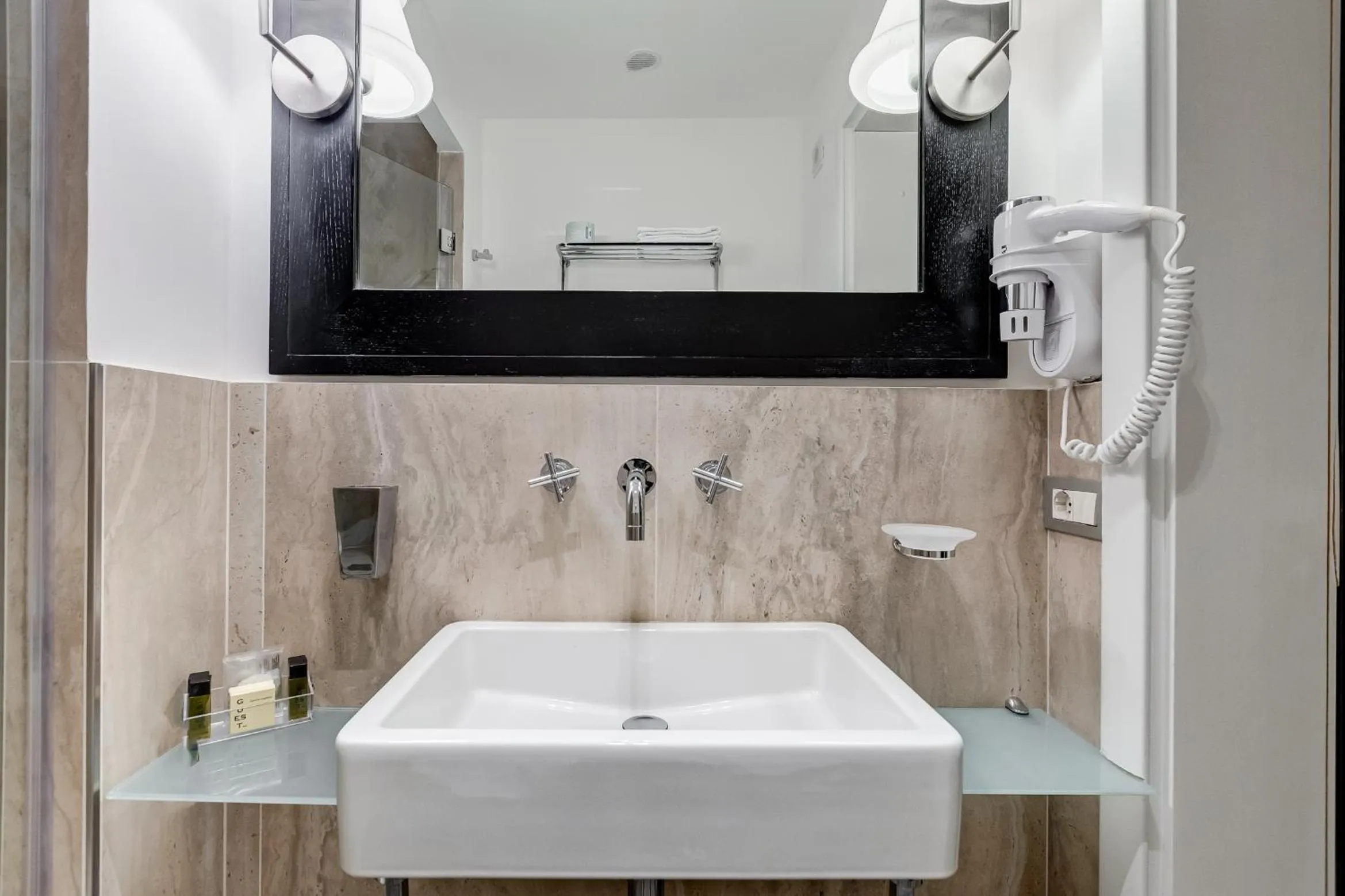 Residenza A -Via Veneto Fashion Rooms -self check-in