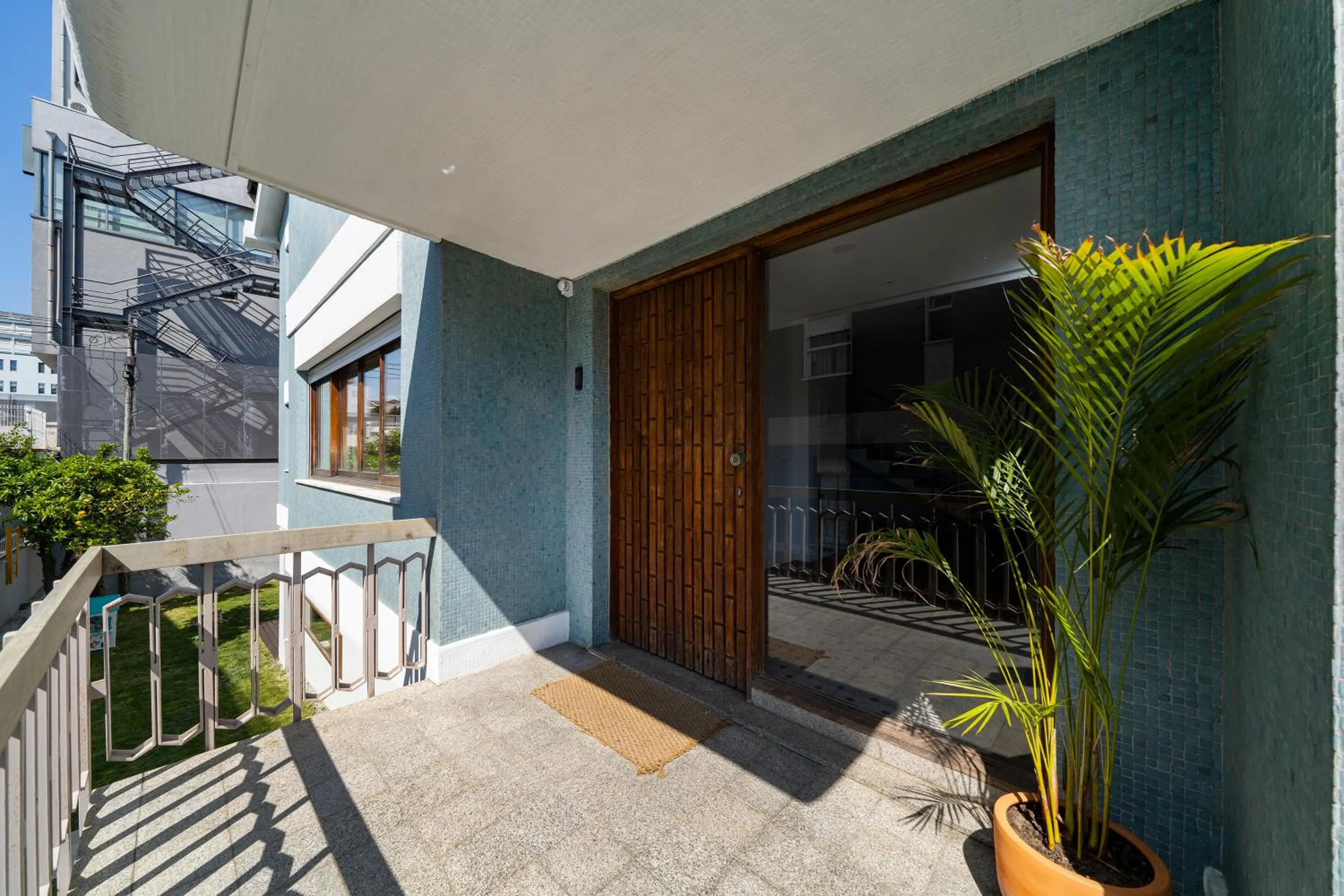 Facade/entrance in Luso Guest House