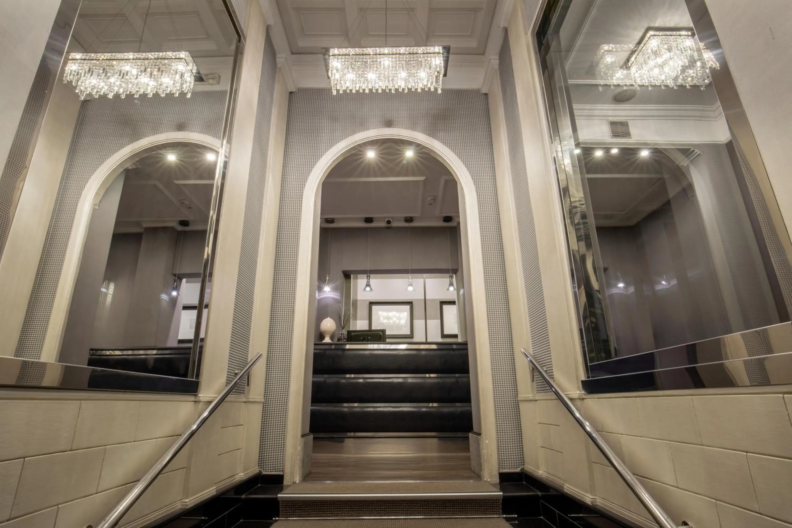 Lobby or reception in Hotel Royal Court