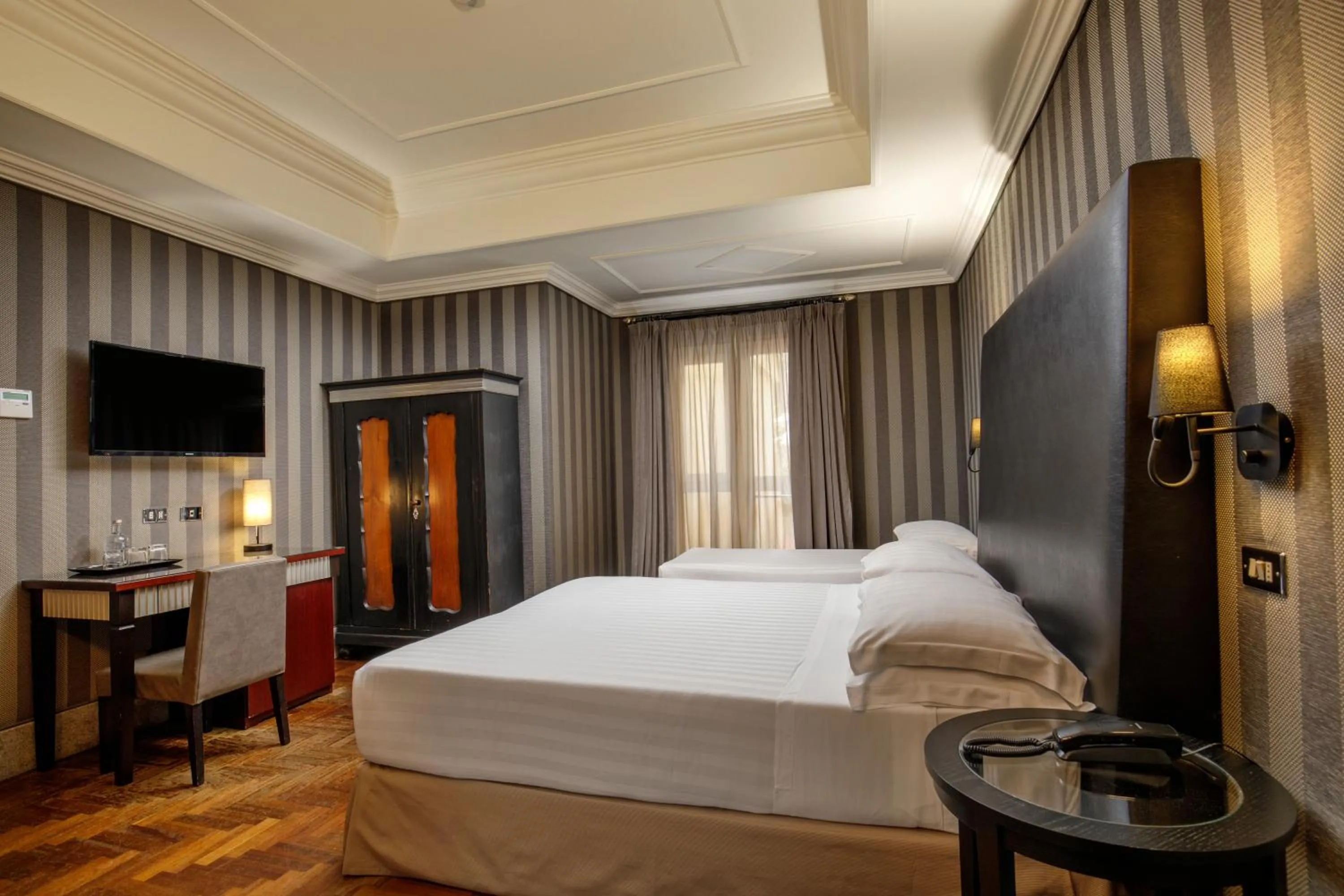 Bed in Hotel Royal Court