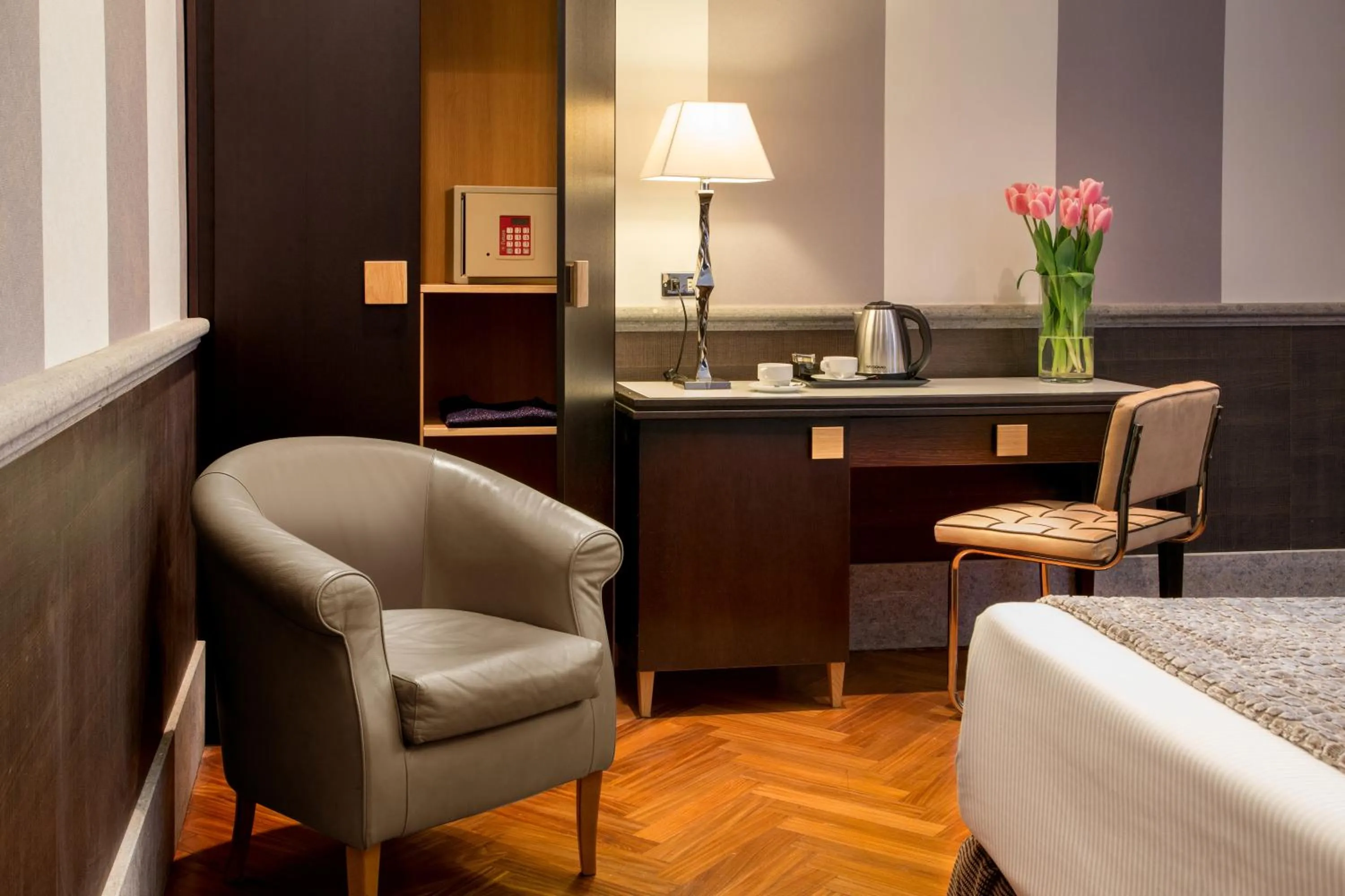 Decorative detail in Hotel Royal Court