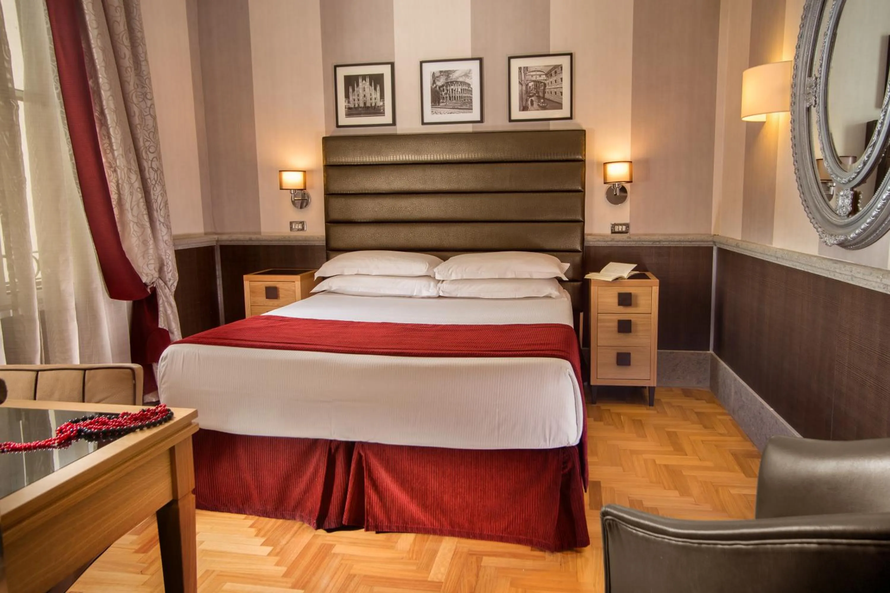 Photo of the whole room, Bed in Hotel Royal Court