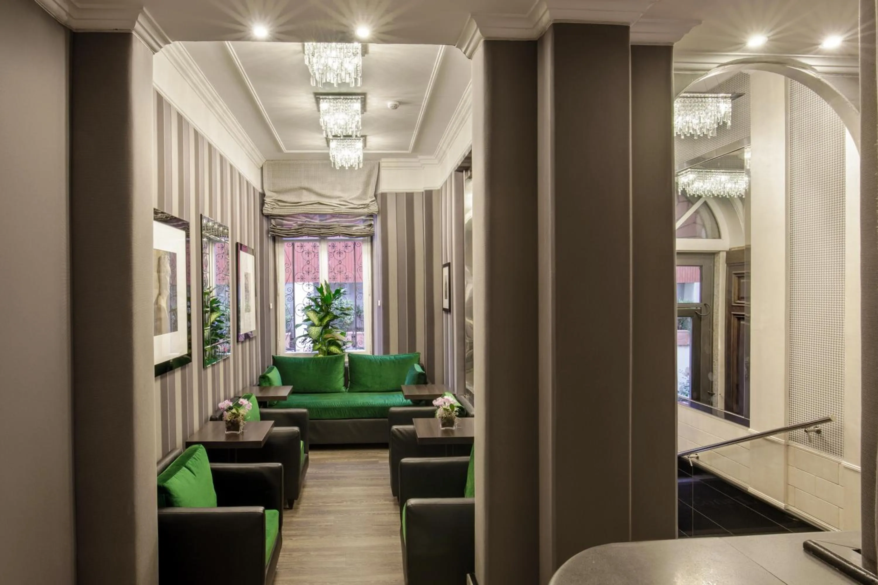 Lobby or reception in Hotel Royal Court