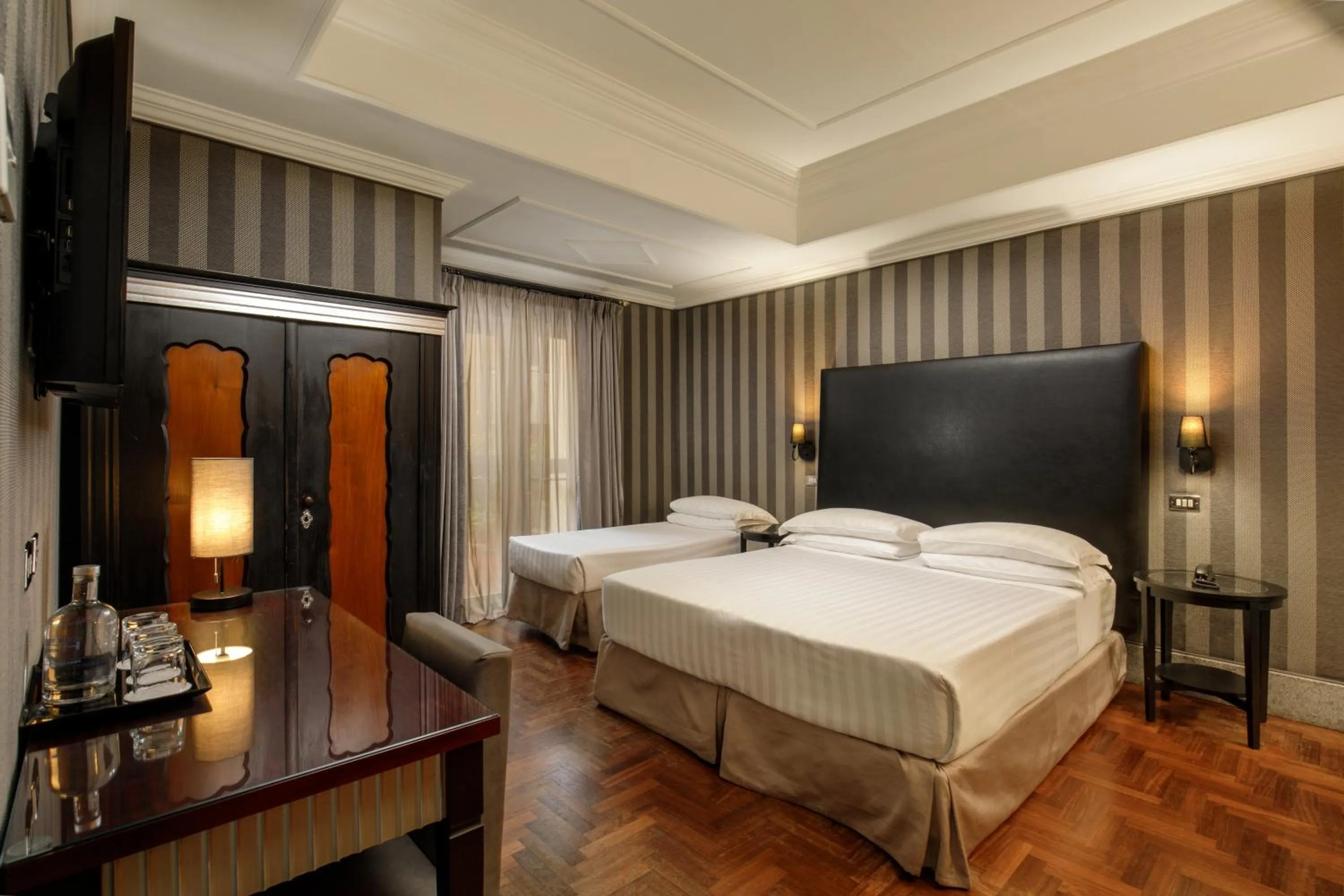 Bed in Hotel Royal Court