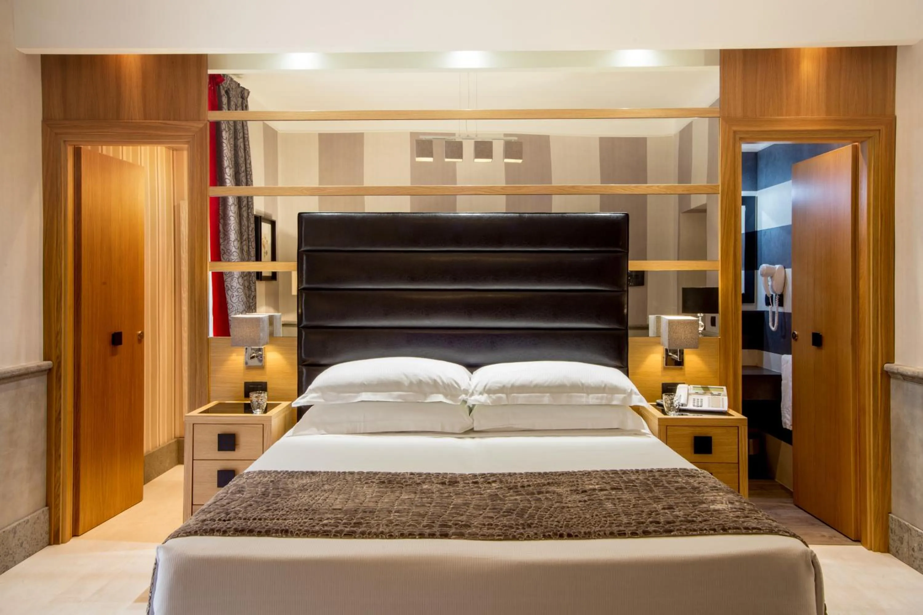 Bed in Hotel Royal Court