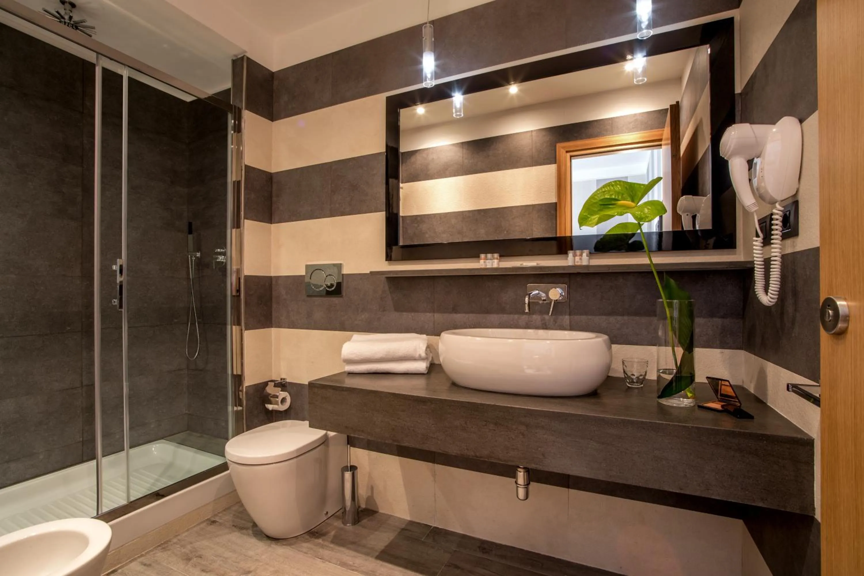 Bathroom in Hotel Royal Court