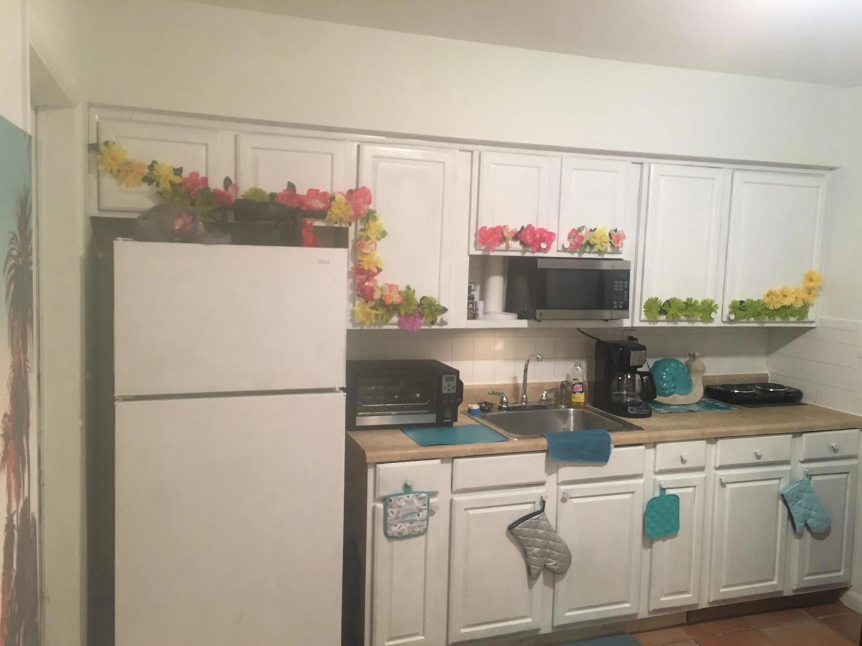 Airport Bunk House Free - WiFi - Parking - Coffee- Long Term Welcome